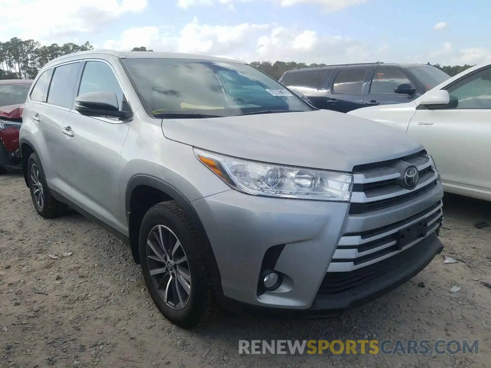 1 Photograph of a damaged car 5TDJZRFH8KS581713 TOYOTA HIGHLANDER 2019