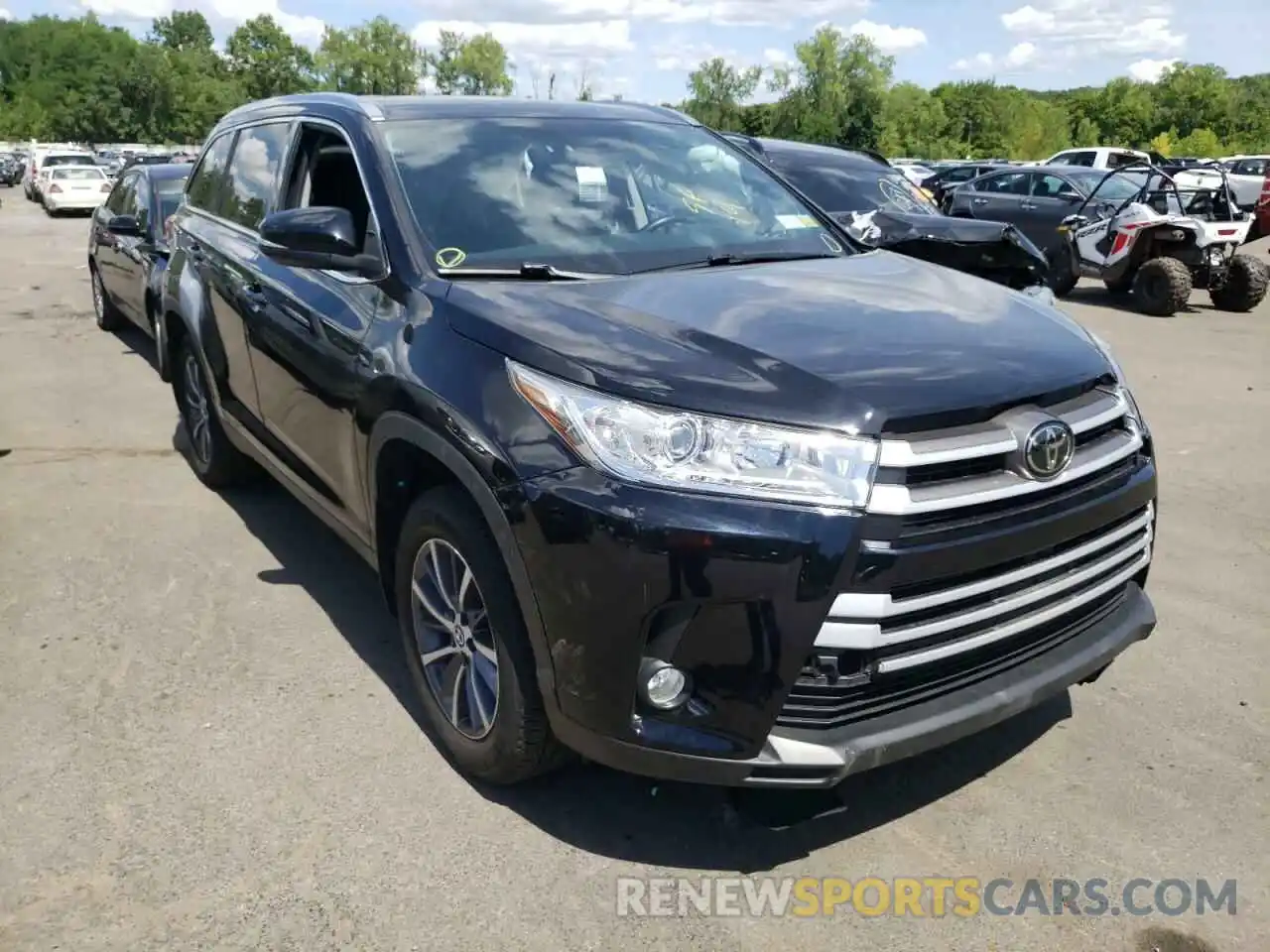 1 Photograph of a damaged car 5TDJZRFH8KS585275 TOYOTA HIGHLANDER 2019