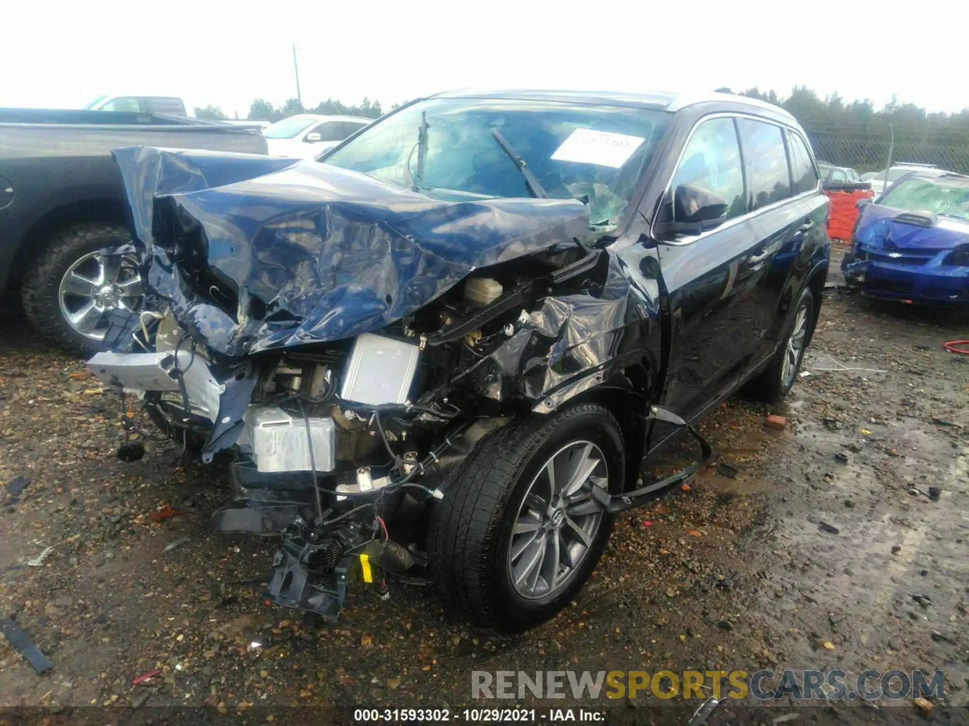 2 Photograph of a damaged car 5TDJZRFH8KS586880 TOYOTA HIGHLANDER 2019