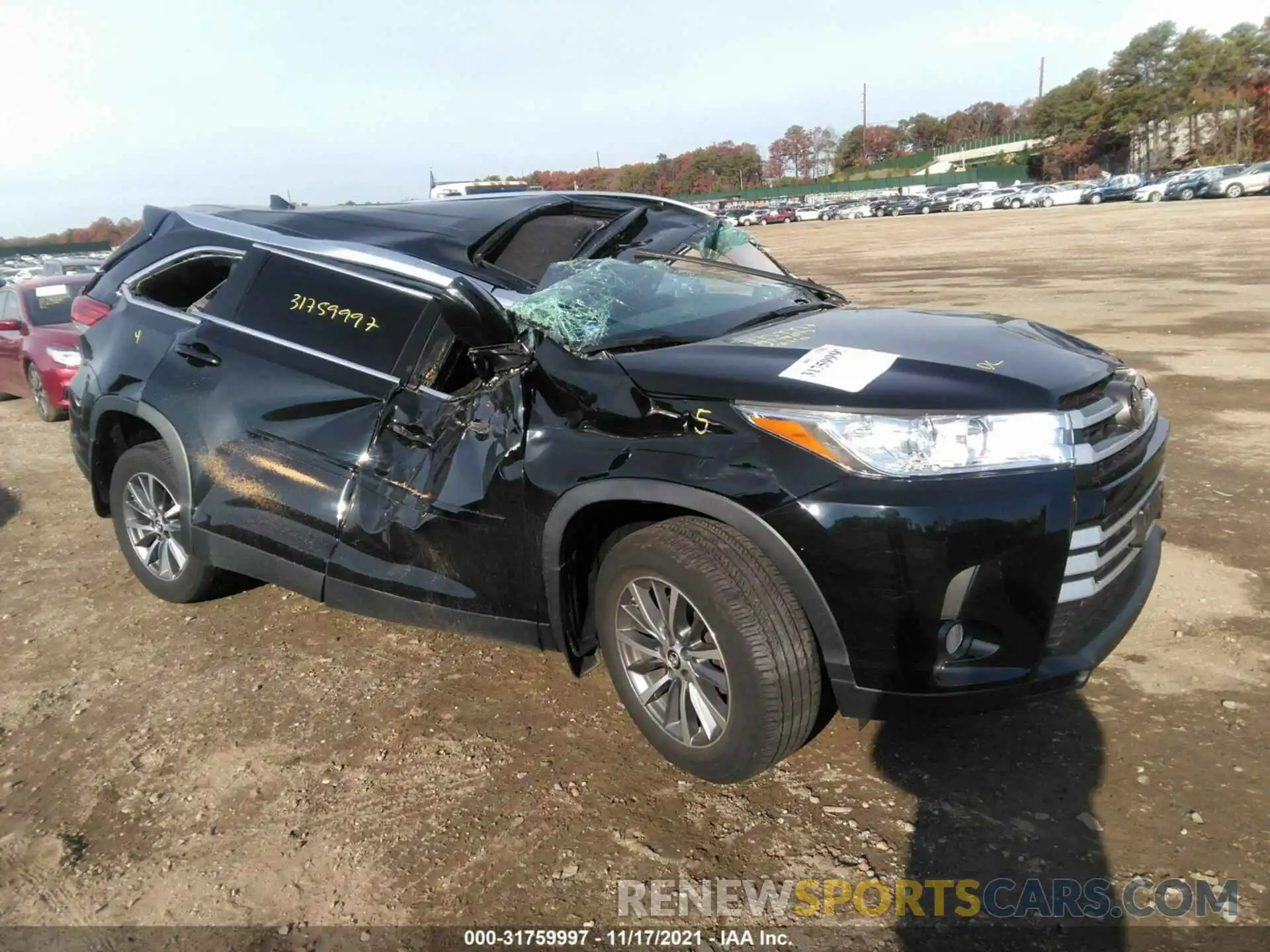 1 Photograph of a damaged car 5TDJZRFH8KS588600 TOYOTA HIGHLANDER 2019