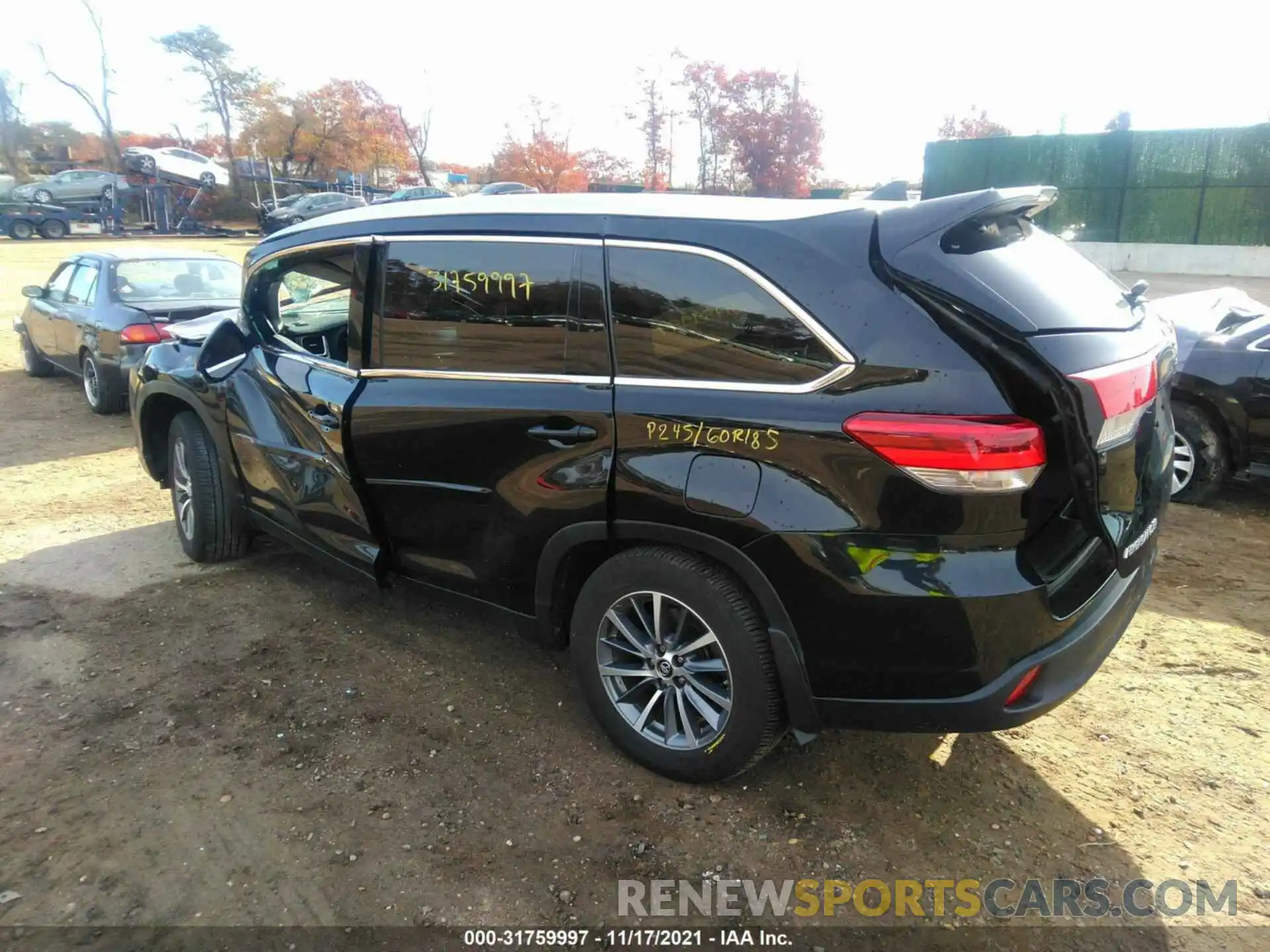 3 Photograph of a damaged car 5TDJZRFH8KS588600 TOYOTA HIGHLANDER 2019