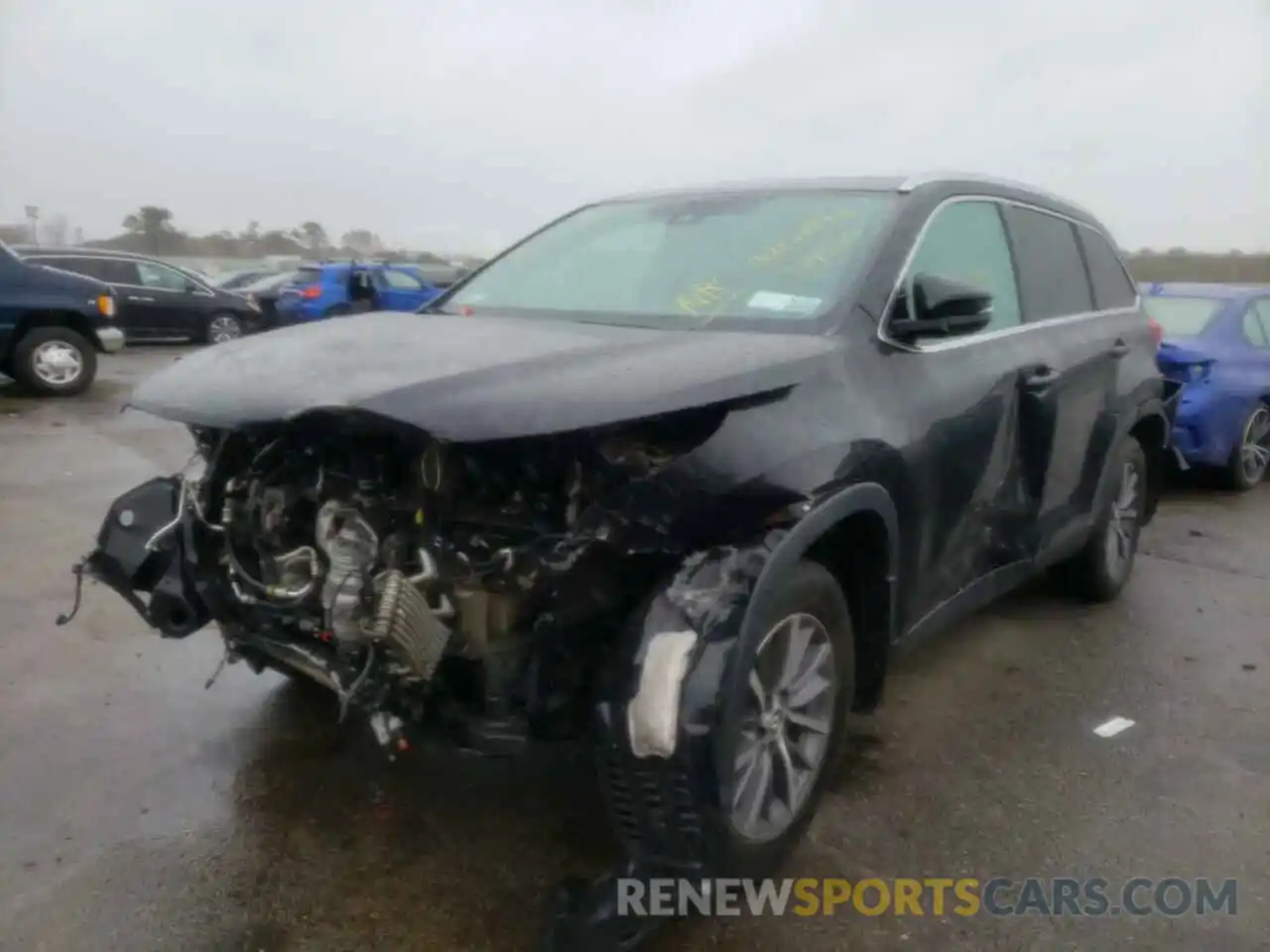 2 Photograph of a damaged car 5TDJZRFH8KS589536 TOYOTA HIGHLANDER 2019