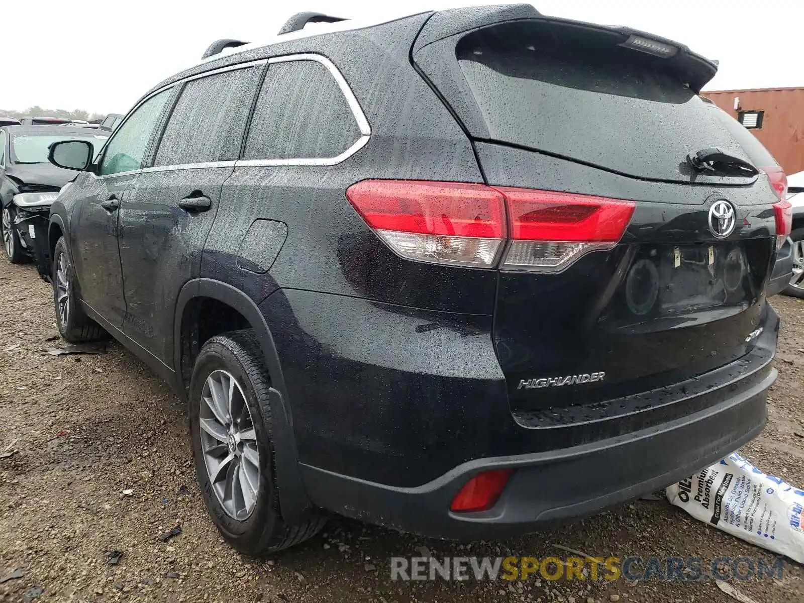 3 Photograph of a damaged car 5TDJZRFH8KS590735 TOYOTA HIGHLANDER 2019