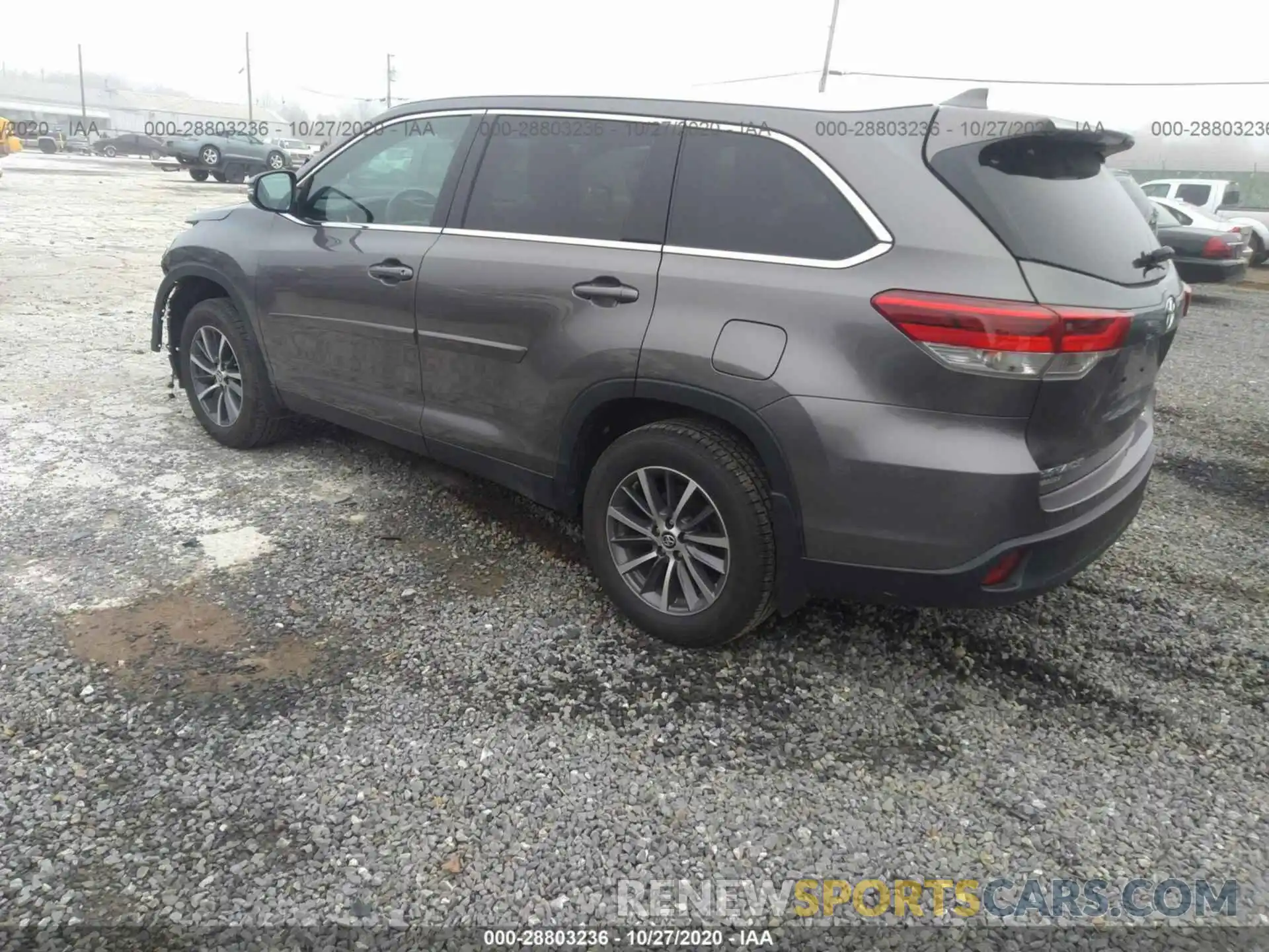 3 Photograph of a damaged car 5TDJZRFH8KS592551 TOYOTA HIGHLANDER 2019