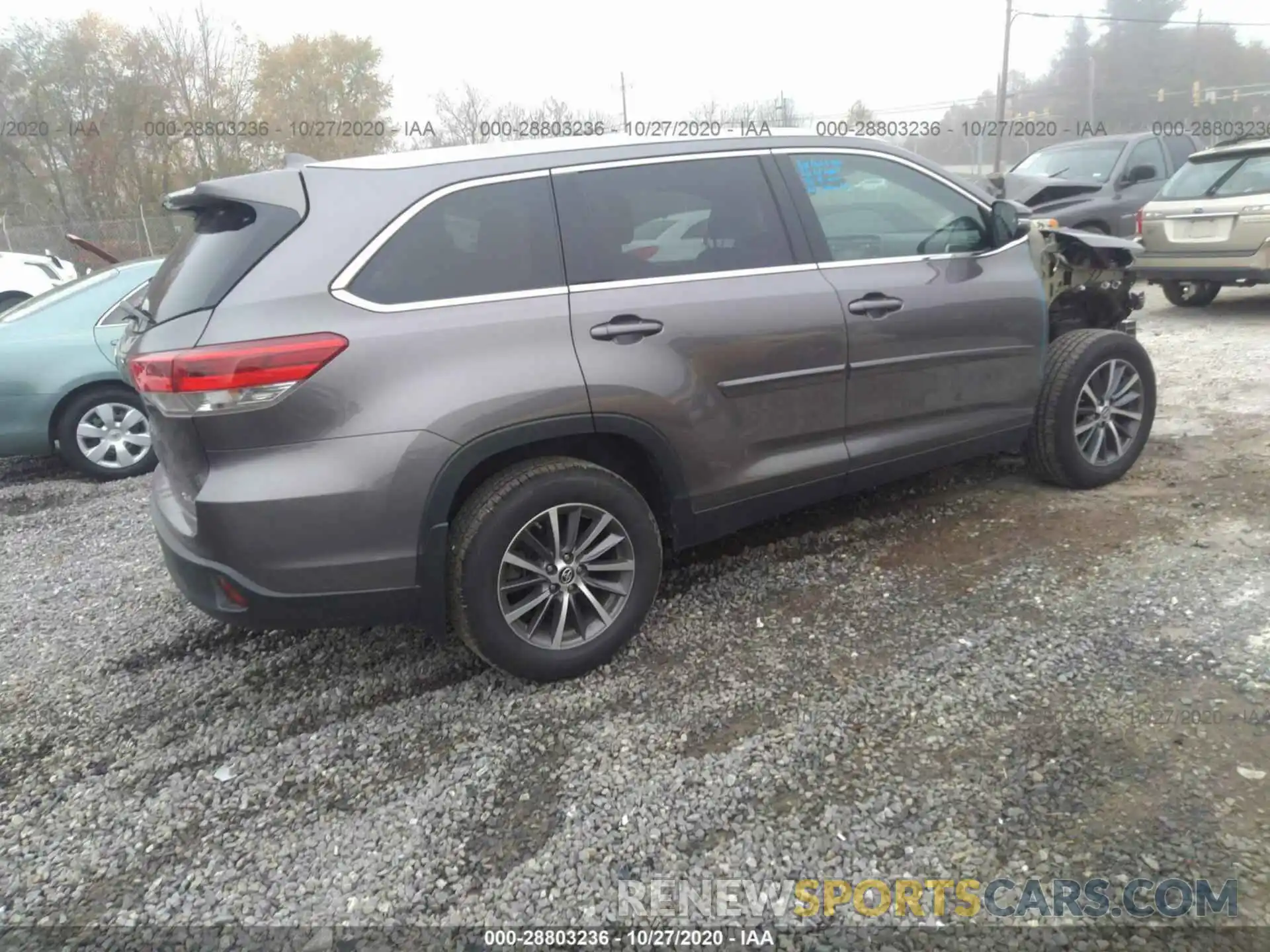 4 Photograph of a damaged car 5TDJZRFH8KS592551 TOYOTA HIGHLANDER 2019