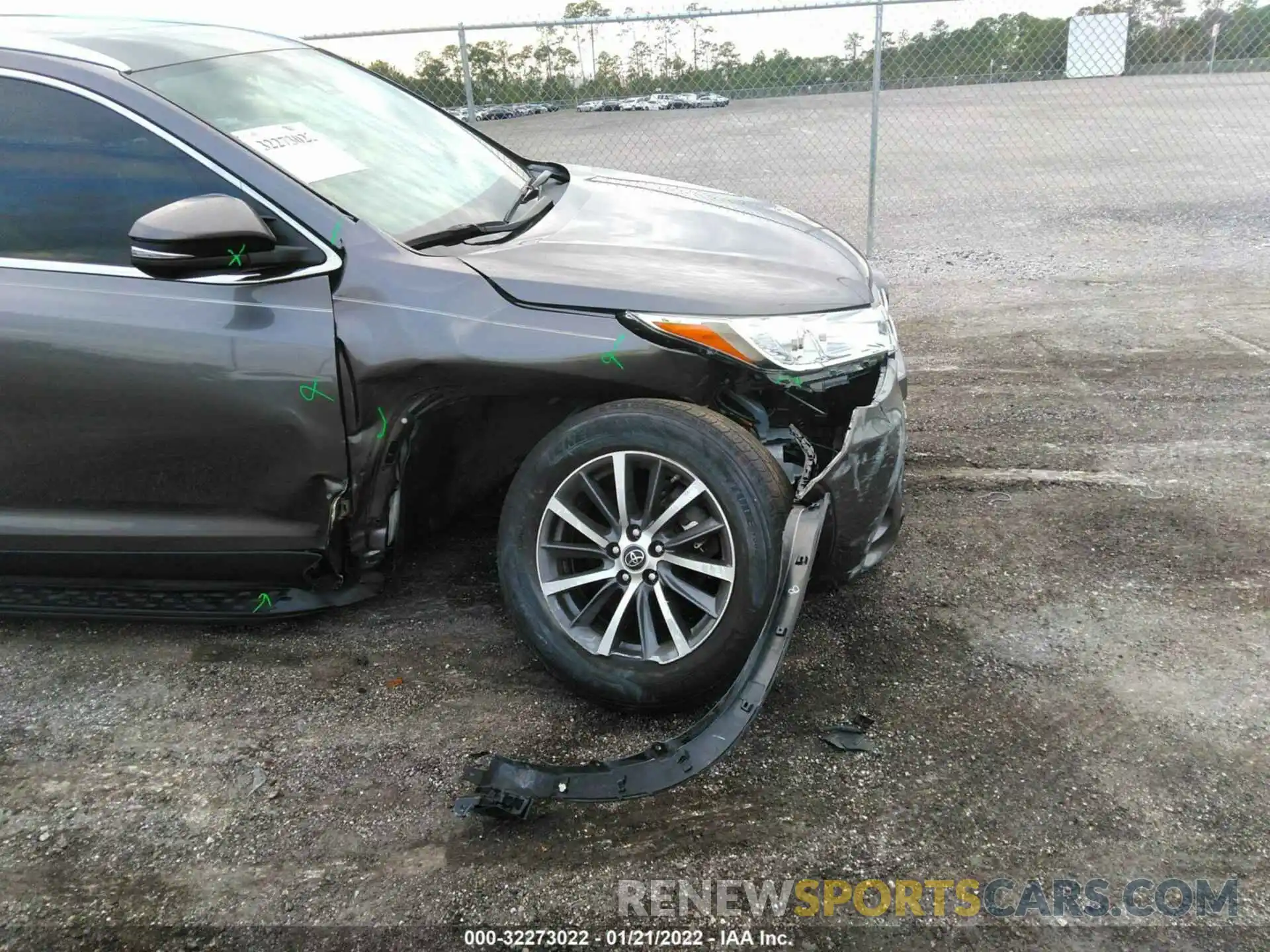 6 Photograph of a damaged car 5TDJZRFH8KS592808 TOYOTA HIGHLANDER 2019