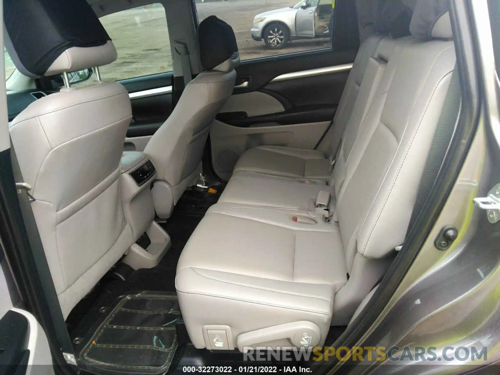 8 Фотография поврежденного автомобиля 5TDJZRFH8KS592808 TOYOTA HIGHLANDER 2019