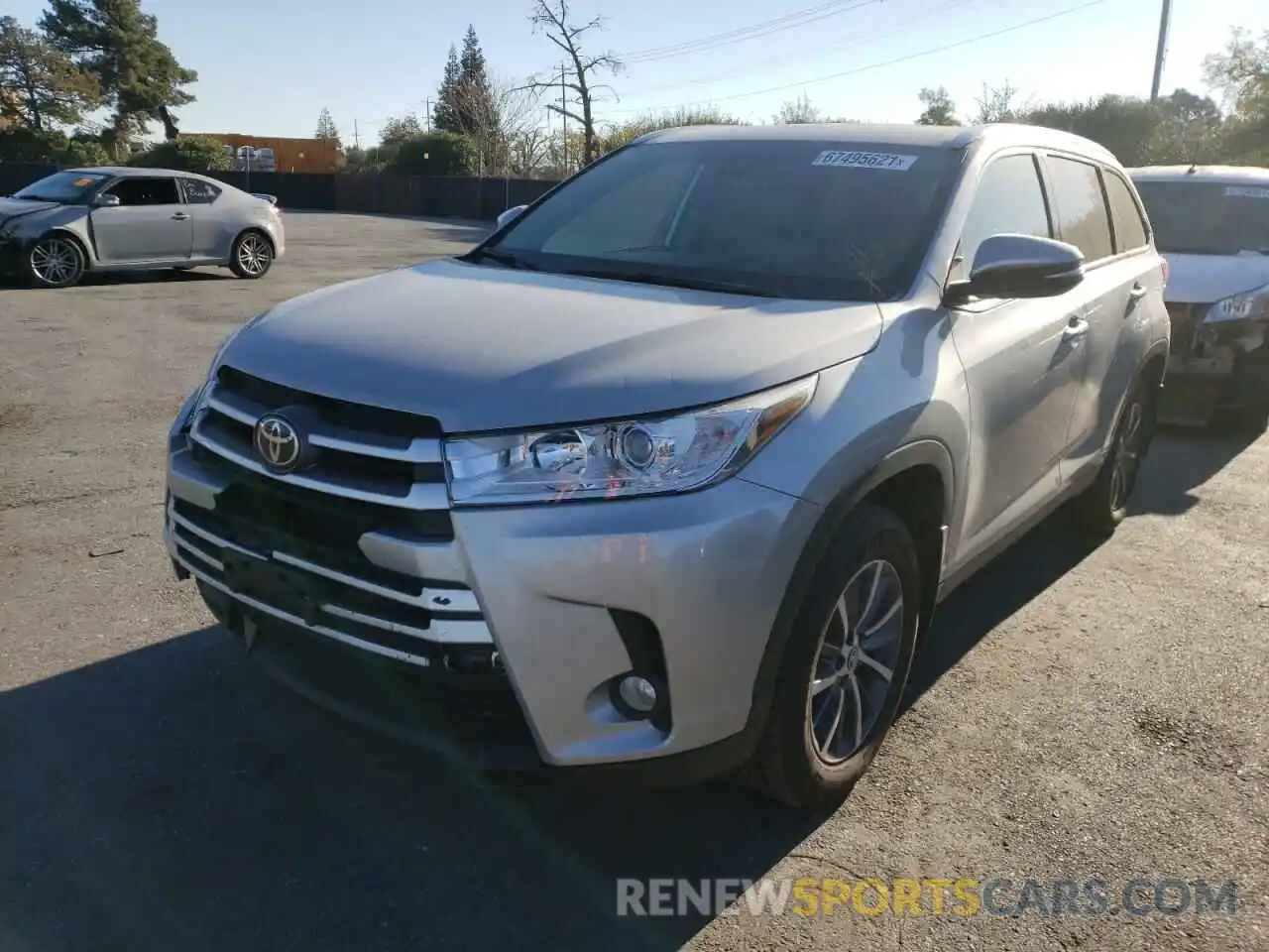 2 Photograph of a damaged car 5TDJZRFH8KS592842 TOYOTA HIGHLANDER 2019