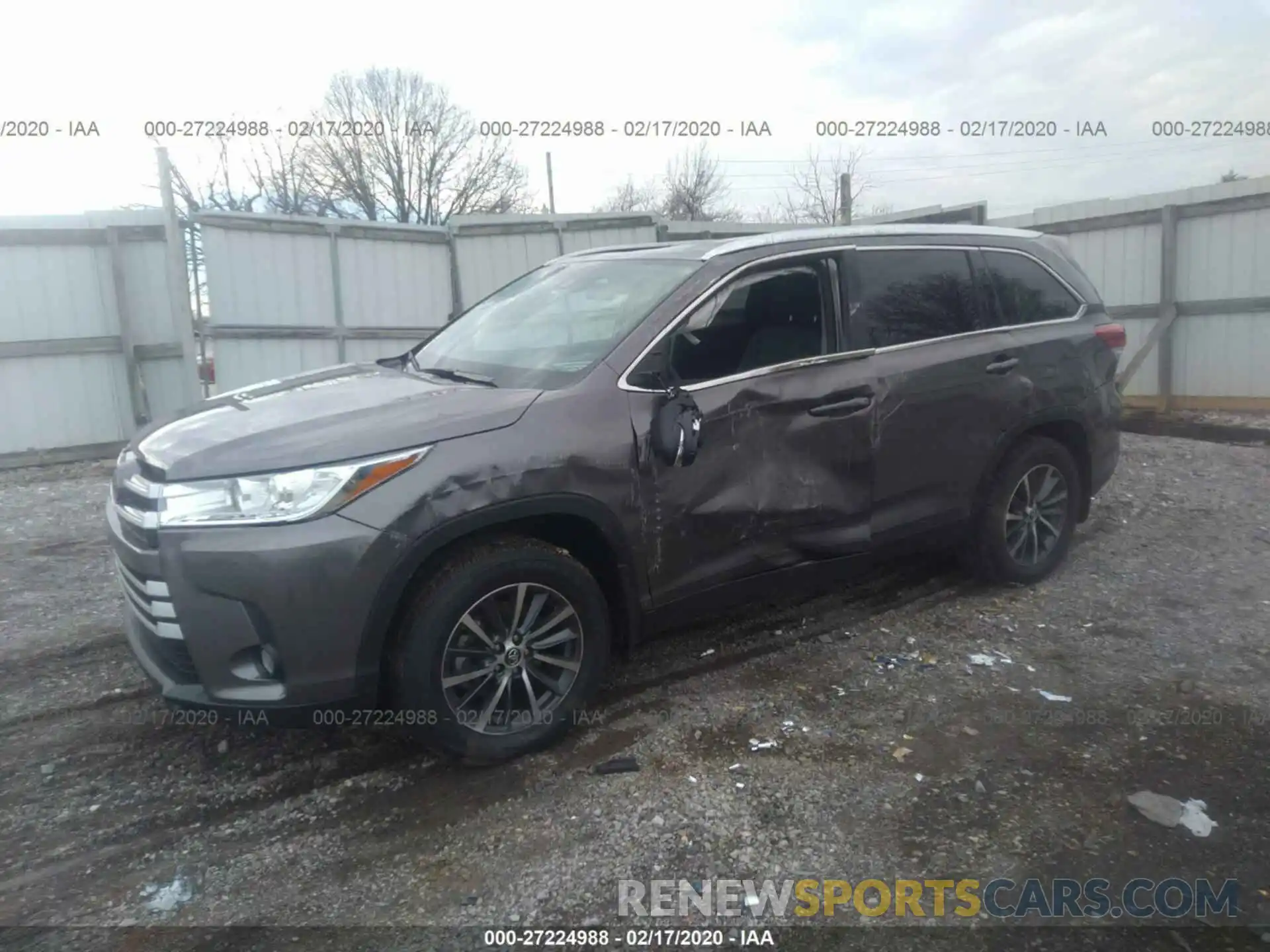 2 Photograph of a damaged car 5TDJZRFH8KS594932 TOYOTA HIGHLANDER 2019