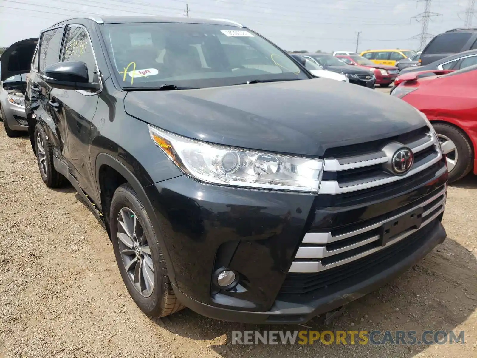 1 Photograph of a damaged car 5TDJZRFH8KS599385 TOYOTA HIGHLANDER 2019