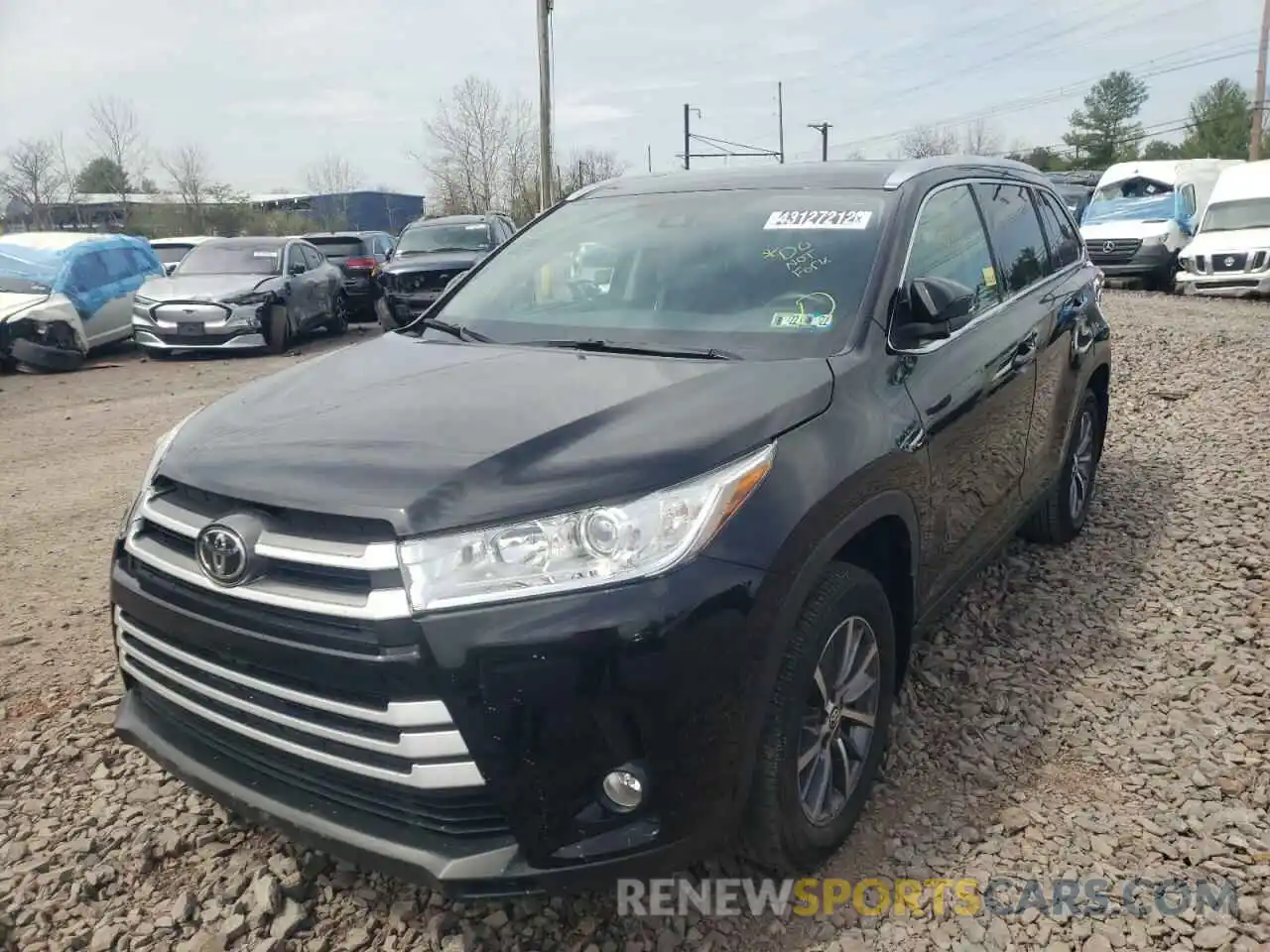 2 Photograph of a damaged car 5TDJZRFH8KS608893 TOYOTA HIGHLANDER 2019