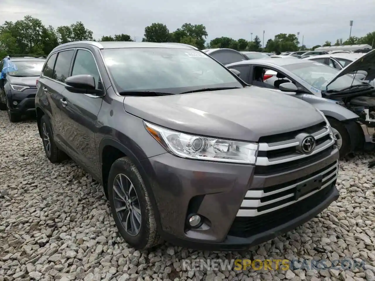 1 Photograph of a damaged car 5TDJZRFH8KS609381 TOYOTA HIGHLANDER 2019