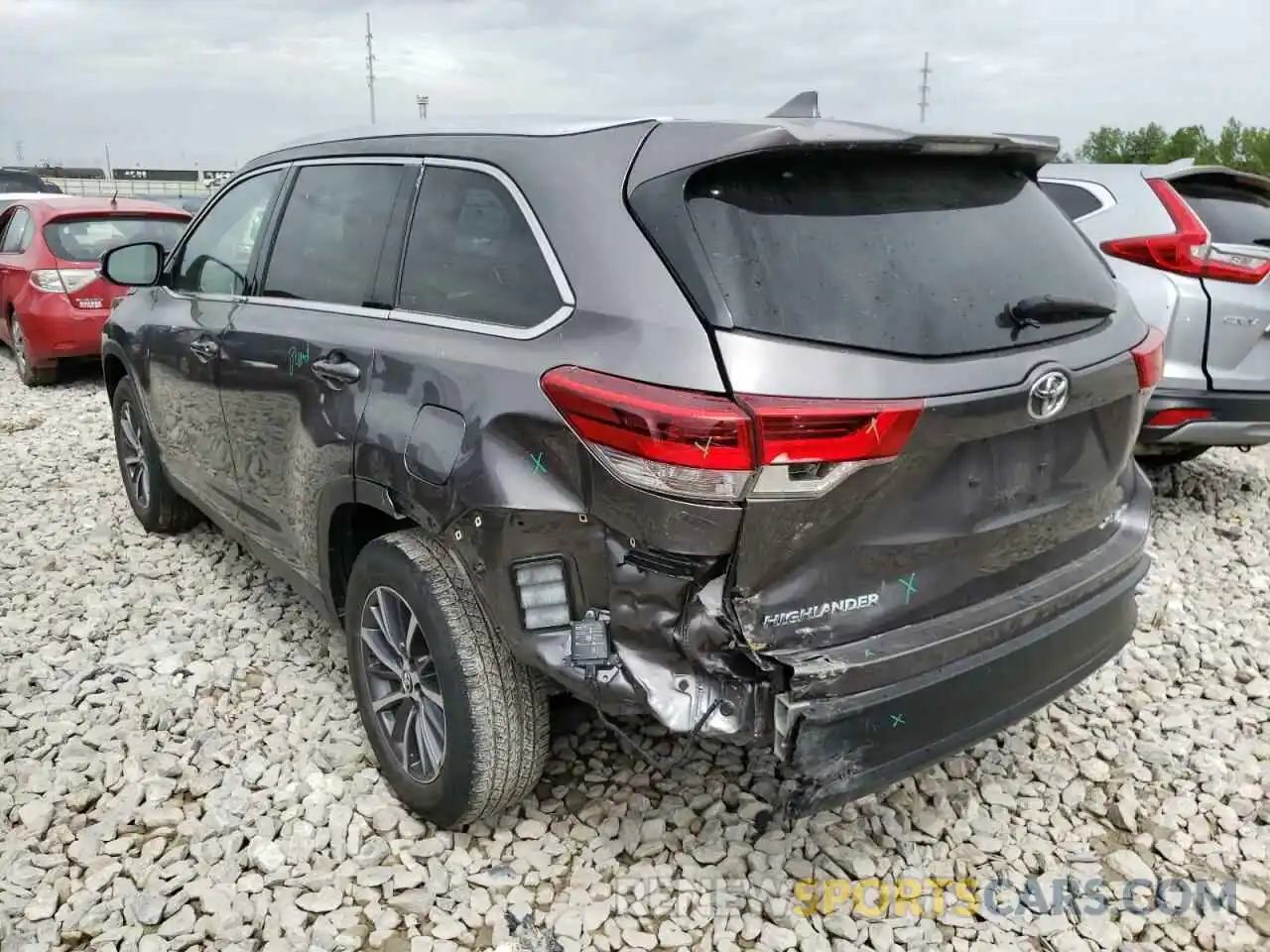 3 Photograph of a damaged car 5TDJZRFH8KS609381 TOYOTA HIGHLANDER 2019