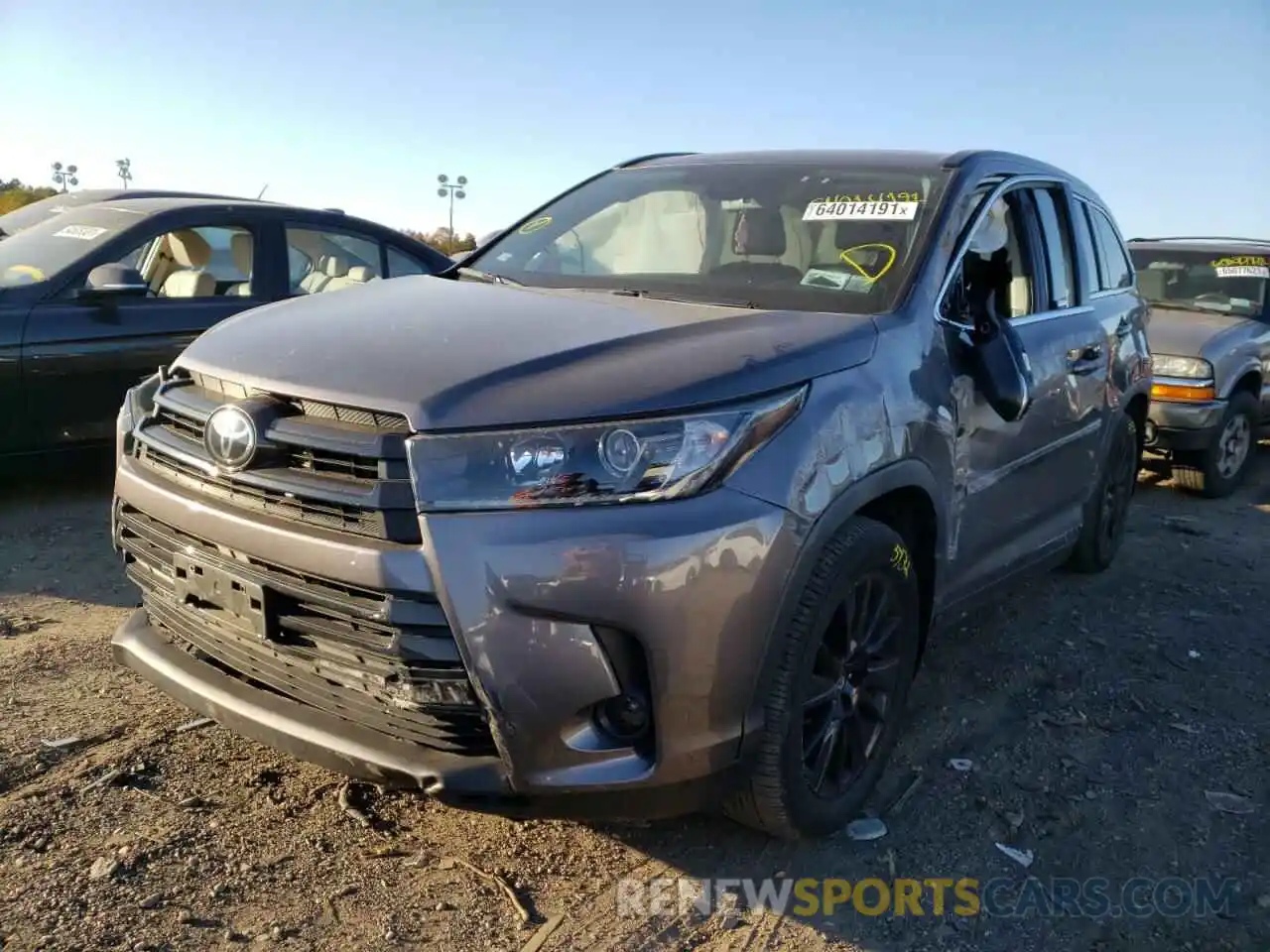 2 Photograph of a damaged car 5TDJZRFH8KS613706 TOYOTA HIGHLANDER 2019