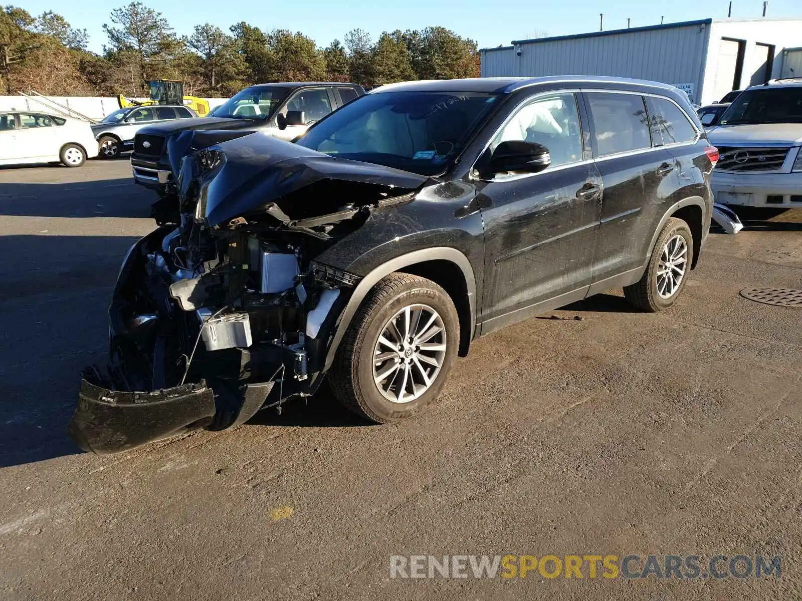 2 Photograph of a damaged car 5TDJZRFH8KS614404 TOYOTA HIGHLANDER 2019