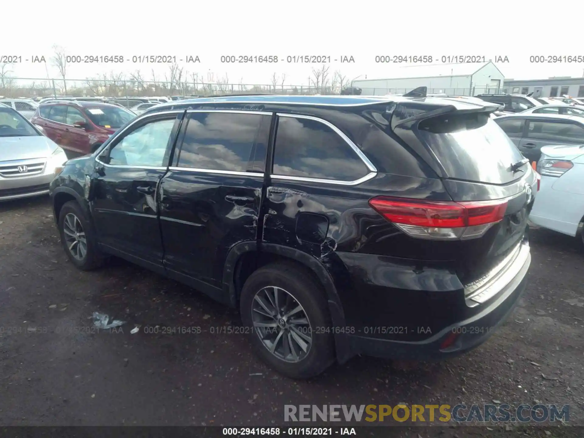 3 Photograph of a damaged car 5TDJZRFH8KS616475 TOYOTA HIGHLANDER 2019