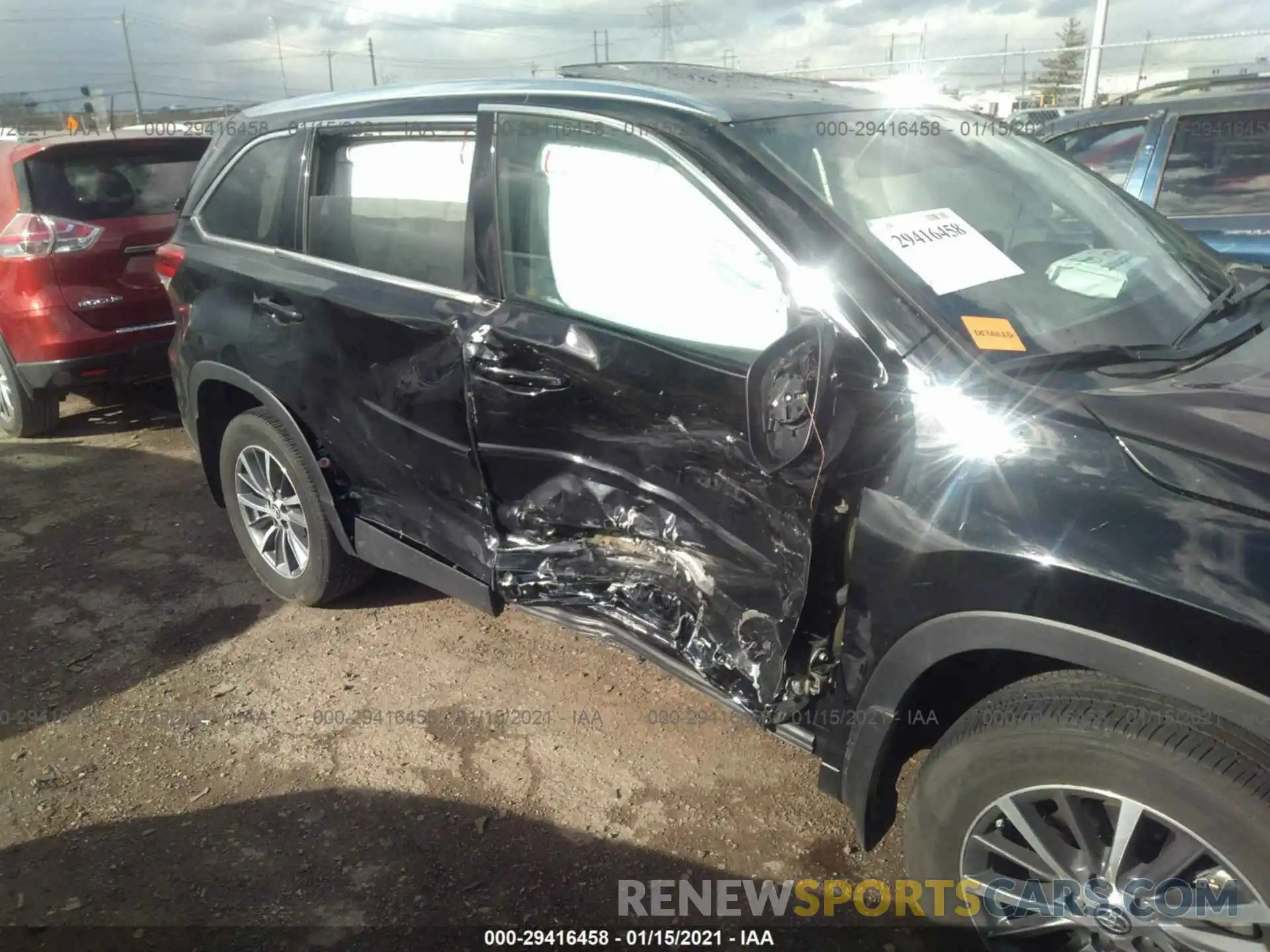 6 Photograph of a damaged car 5TDJZRFH8KS616475 TOYOTA HIGHLANDER 2019