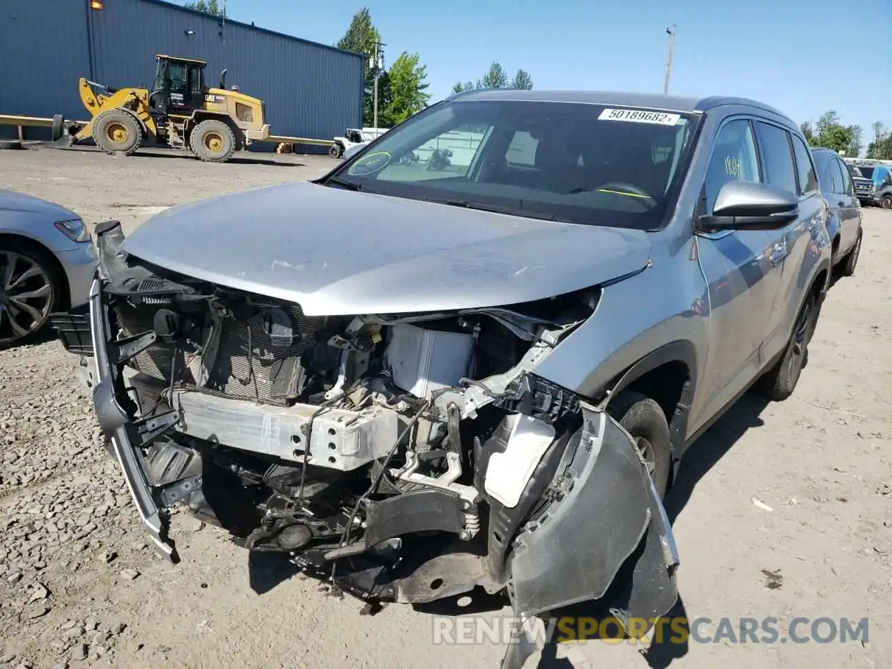 2 Photograph of a damaged car 5TDJZRFH8KS622390 TOYOTA HIGHLANDER 2019