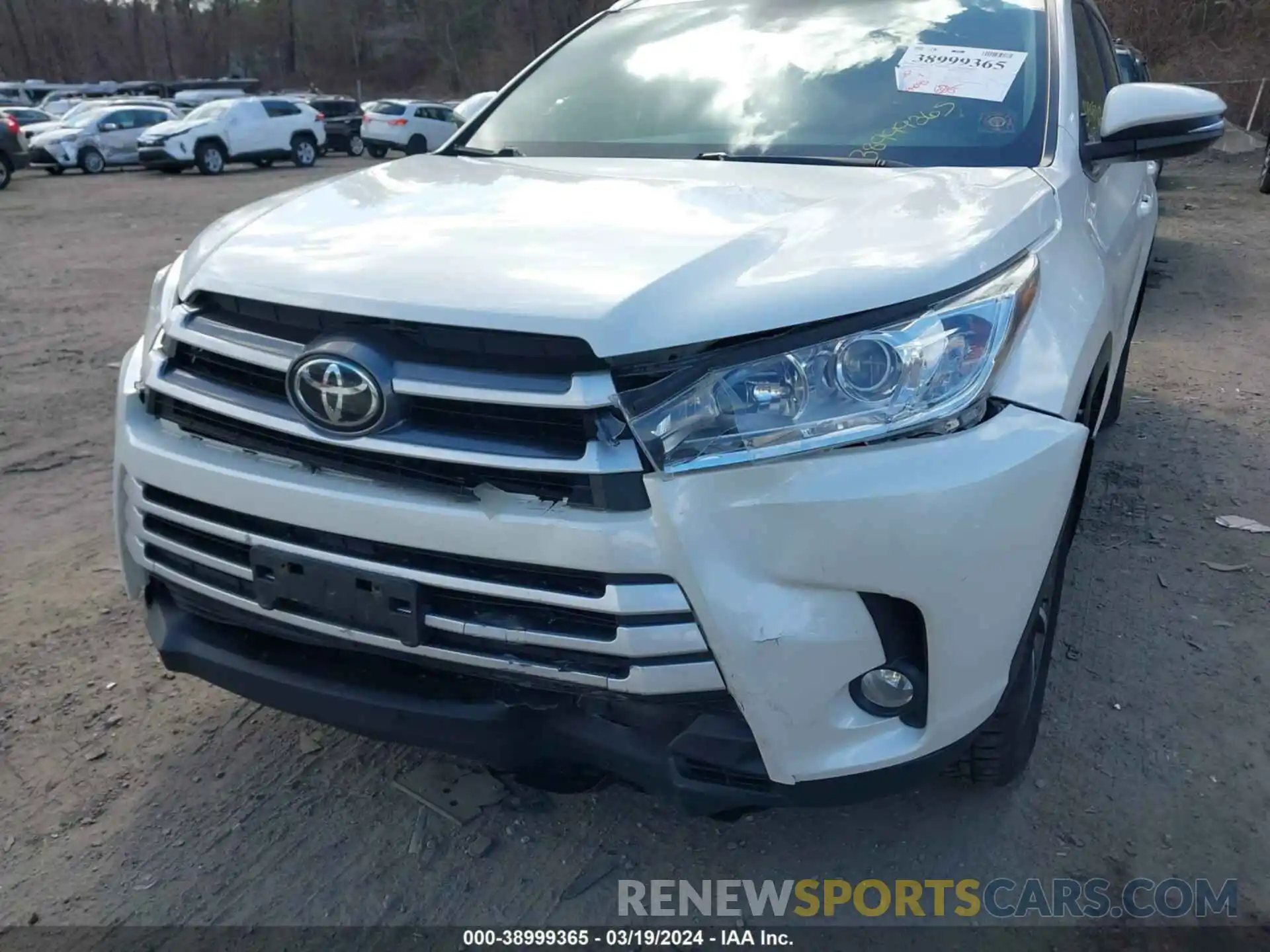 6 Photograph of a damaged car 5TDJZRFH8KS625340 TOYOTA HIGHLANDER 2019