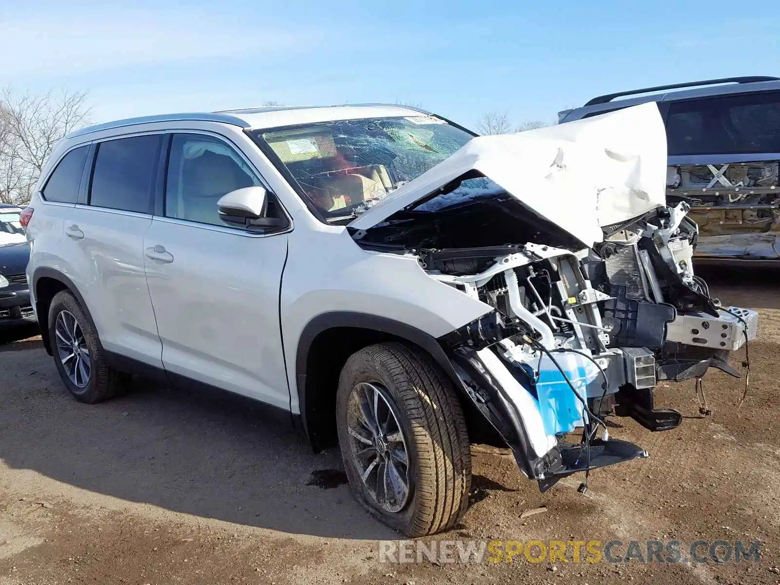 1 Photograph of a damaged car 5TDJZRFH8KS626083 TOYOTA HIGHLANDER 2019