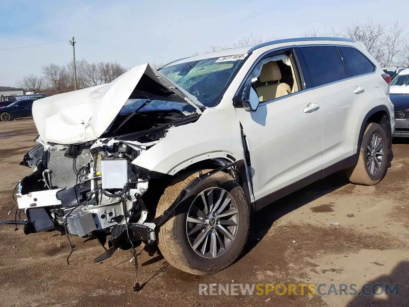 2 Photograph of a damaged car 5TDJZRFH8KS626083 TOYOTA HIGHLANDER 2019