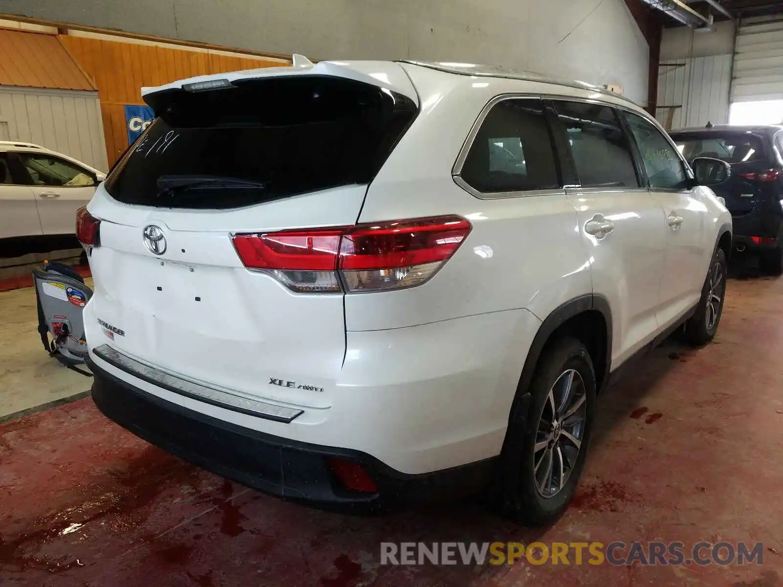 4 Фотография поврежденного автомобиля 5TDJZRFH8KS627587 TOYOTA HIGHLANDER 2019