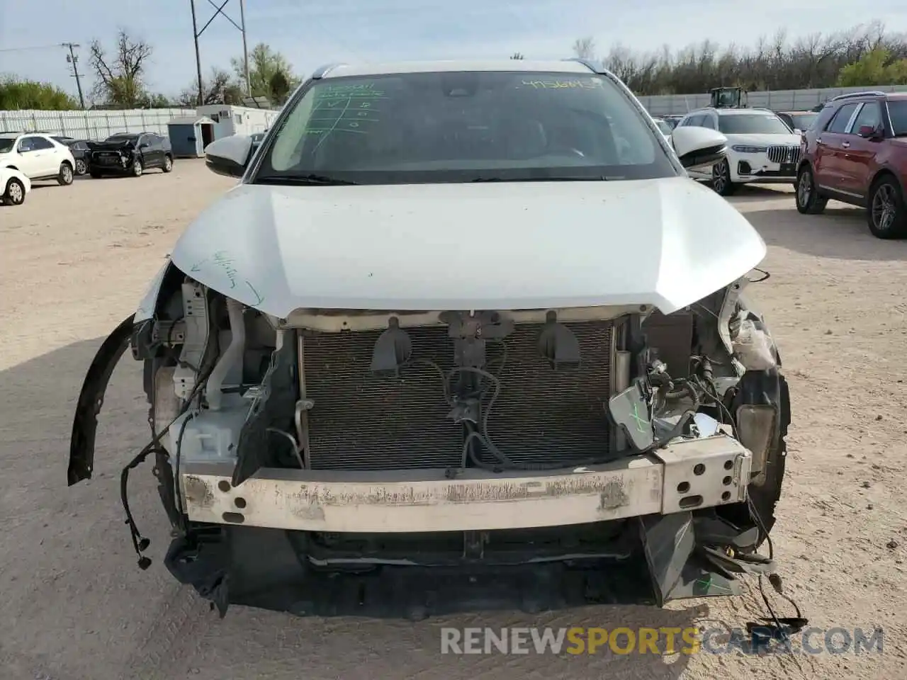 5 Photograph of a damaged car 5TDJZRFH8KS701848 TOYOTA HIGHLANDER 2019