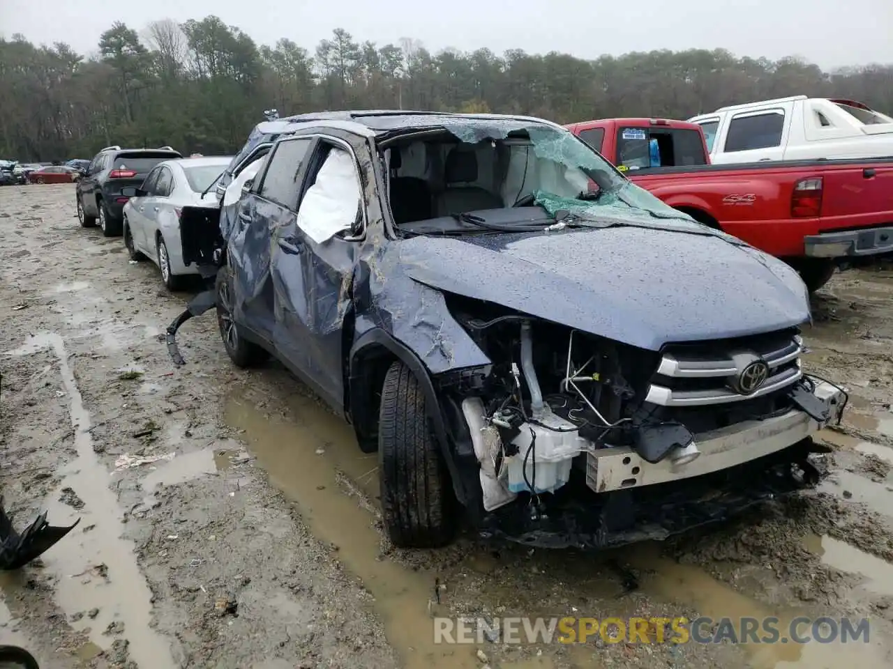 9 Photograph of a damaged car 5TDJZRFH8KS702899 TOYOTA HIGHLANDER 2019