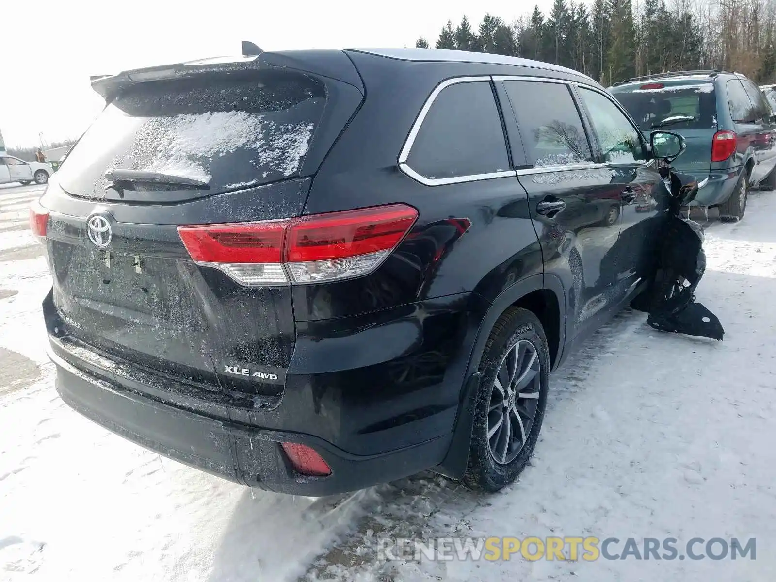 4 Photograph of a damaged car 5TDJZRFH8KS705687 TOYOTA HIGHLANDER 2019