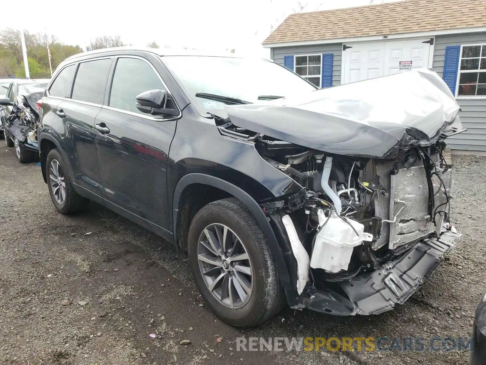 1 Photograph of a damaged car 5TDJZRFH8KS710162 TOYOTA HIGHLANDER 2019