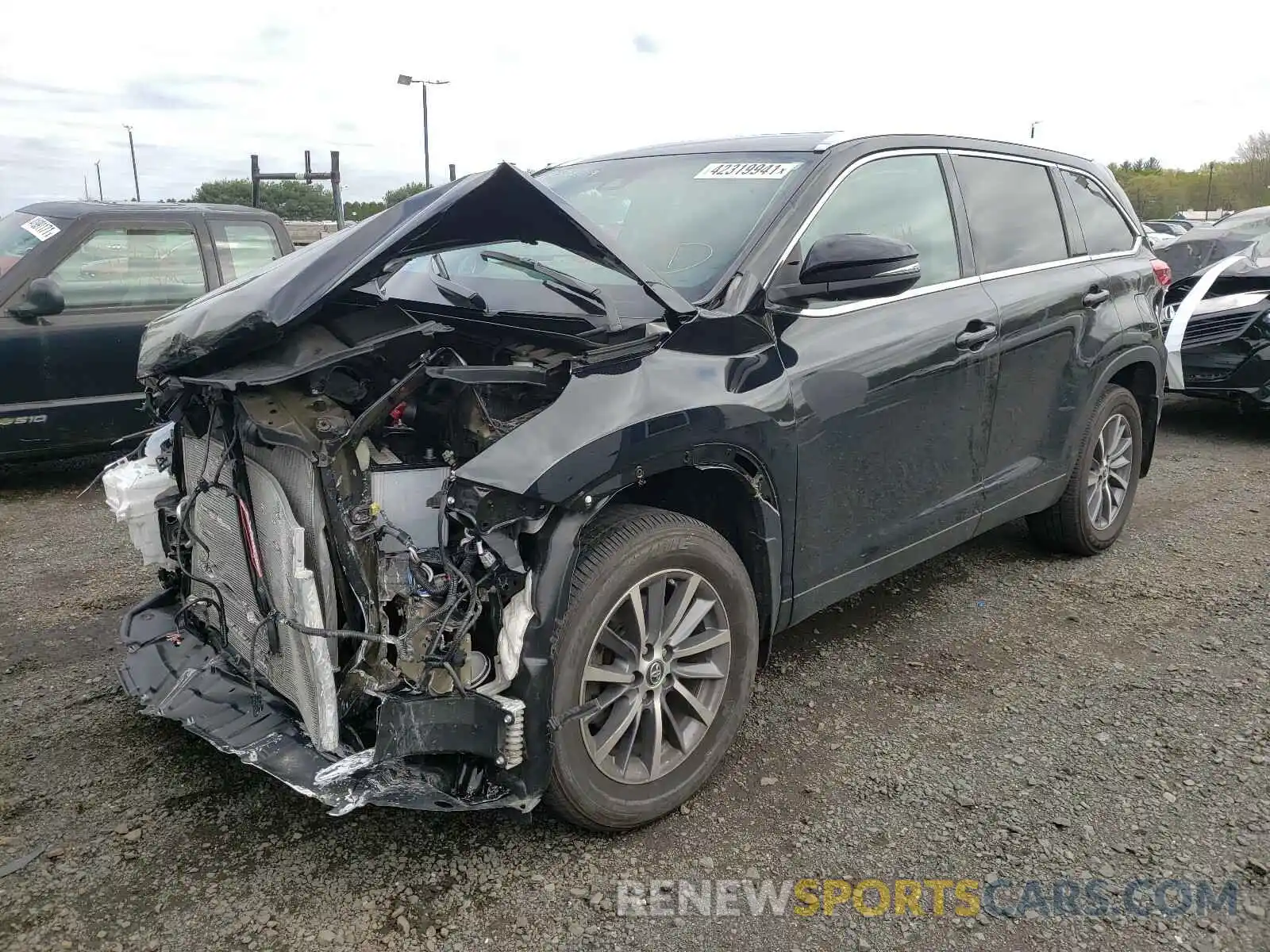 2 Photograph of a damaged car 5TDJZRFH8KS710162 TOYOTA HIGHLANDER 2019