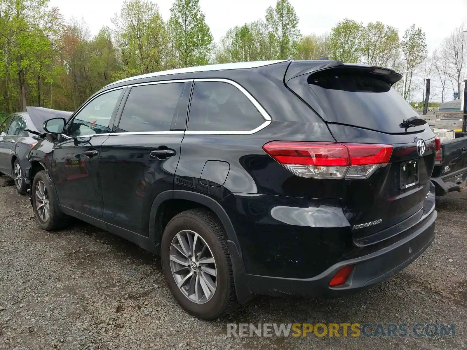 3 Photograph of a damaged car 5TDJZRFH8KS710162 TOYOTA HIGHLANDER 2019