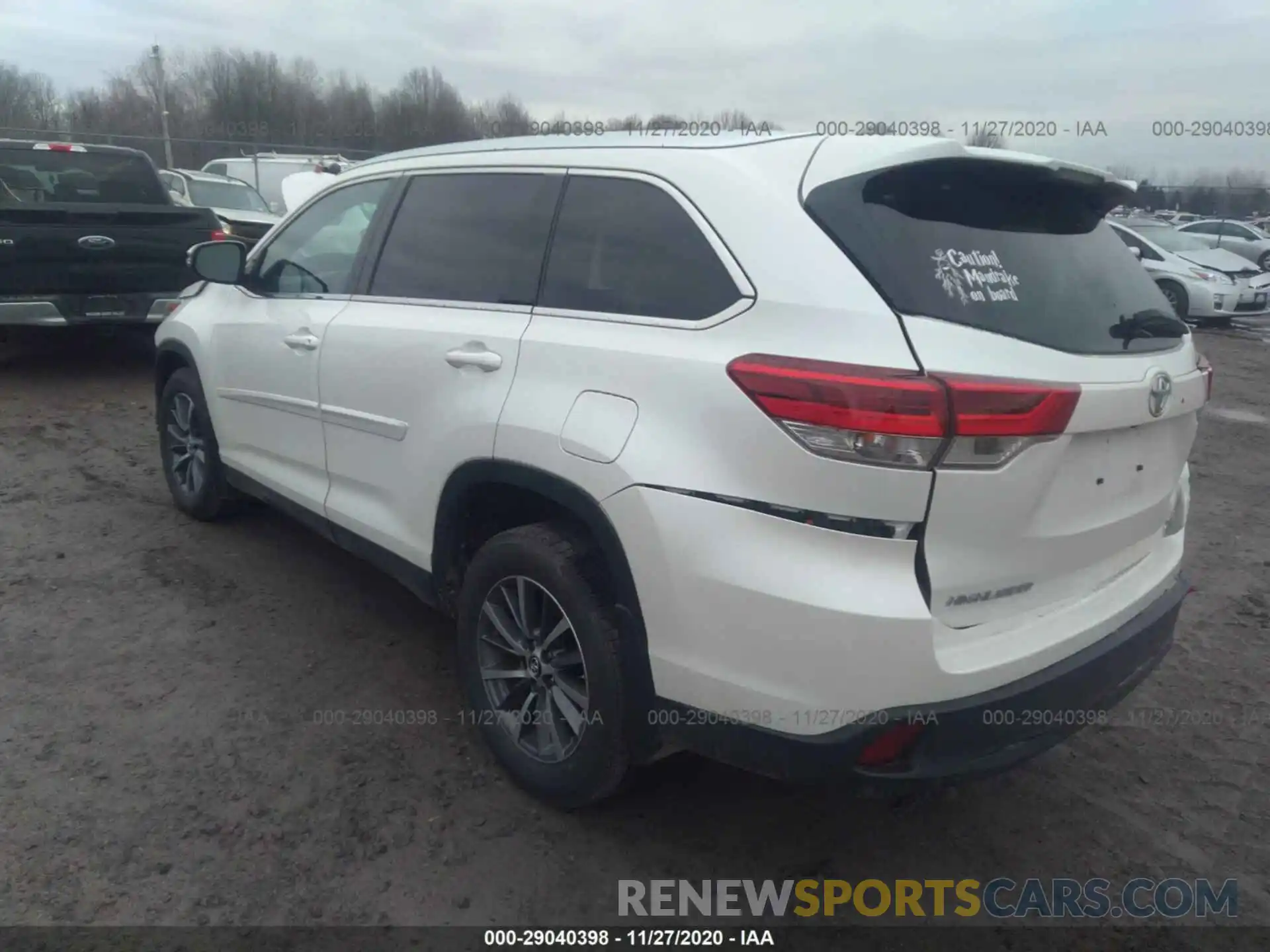 3 Photograph of a damaged car 5TDJZRFH8KS711263 TOYOTA HIGHLANDER 2019