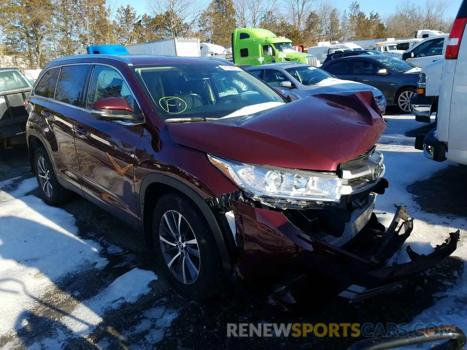 1 Photograph of a damaged car 5TDJZRFH8KS715216 TOYOTA HIGHLANDER 2019