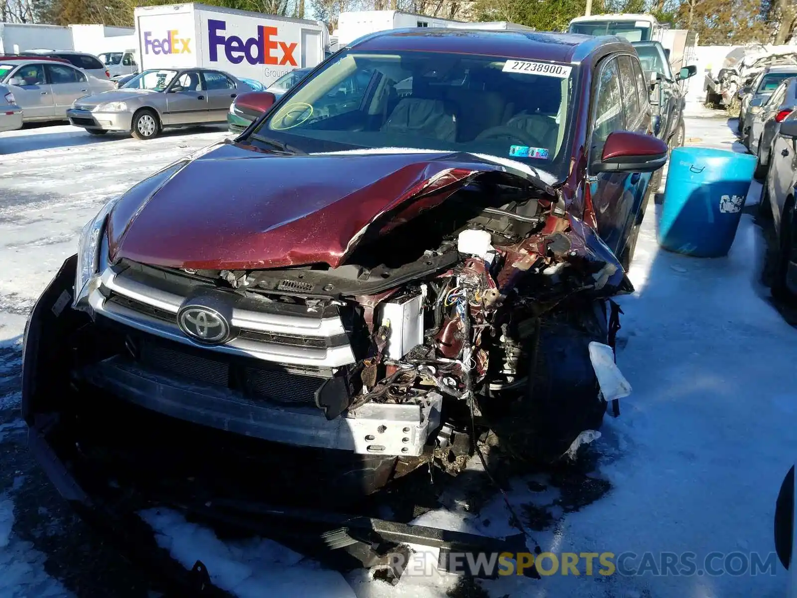 2 Photograph of a damaged car 5TDJZRFH8KS715216 TOYOTA HIGHLANDER 2019