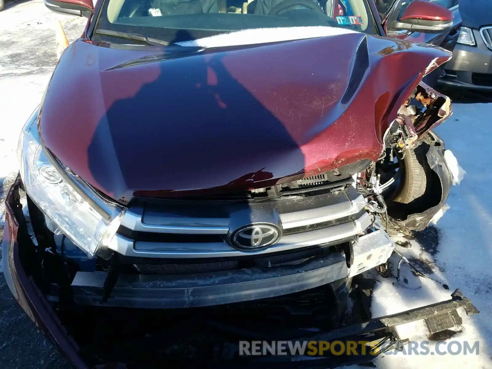 7 Photograph of a damaged car 5TDJZRFH8KS715216 TOYOTA HIGHLANDER 2019