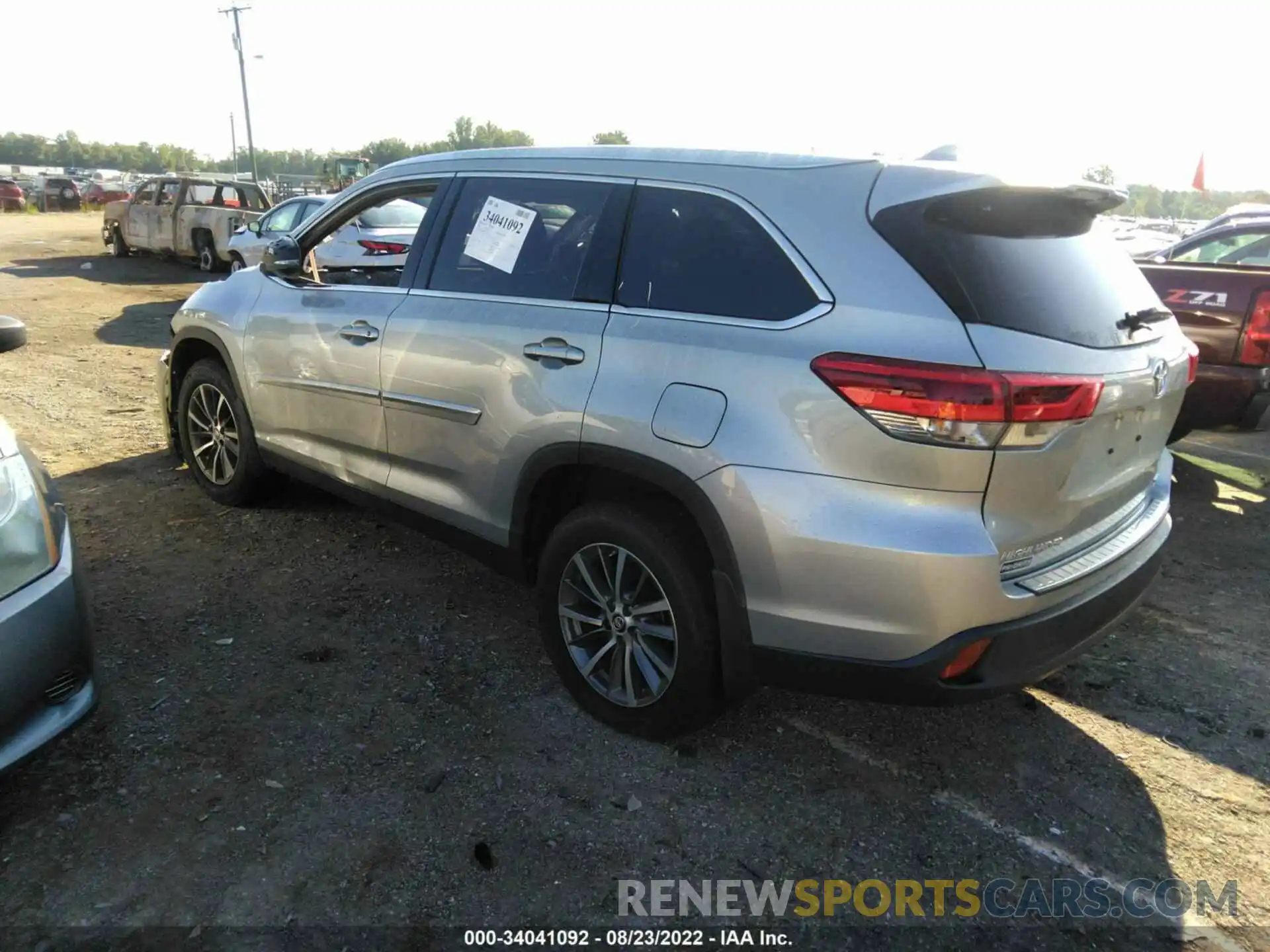 3 Фотография поврежденного автомобиля 5TDJZRFH8KS727009 TOYOTA HIGHLANDER 2019