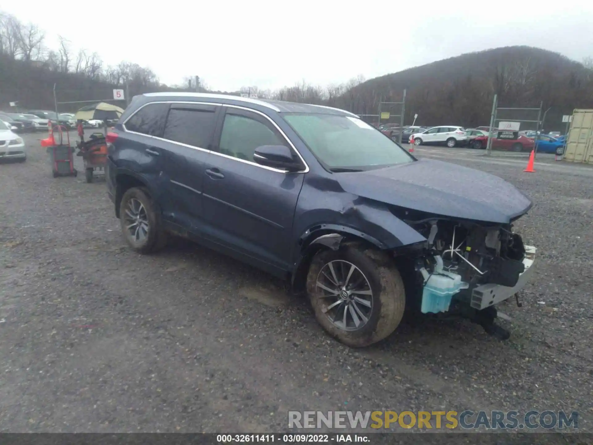 1 Photograph of a damaged car 5TDJZRFH8KS731772 TOYOTA HIGHLANDER 2019