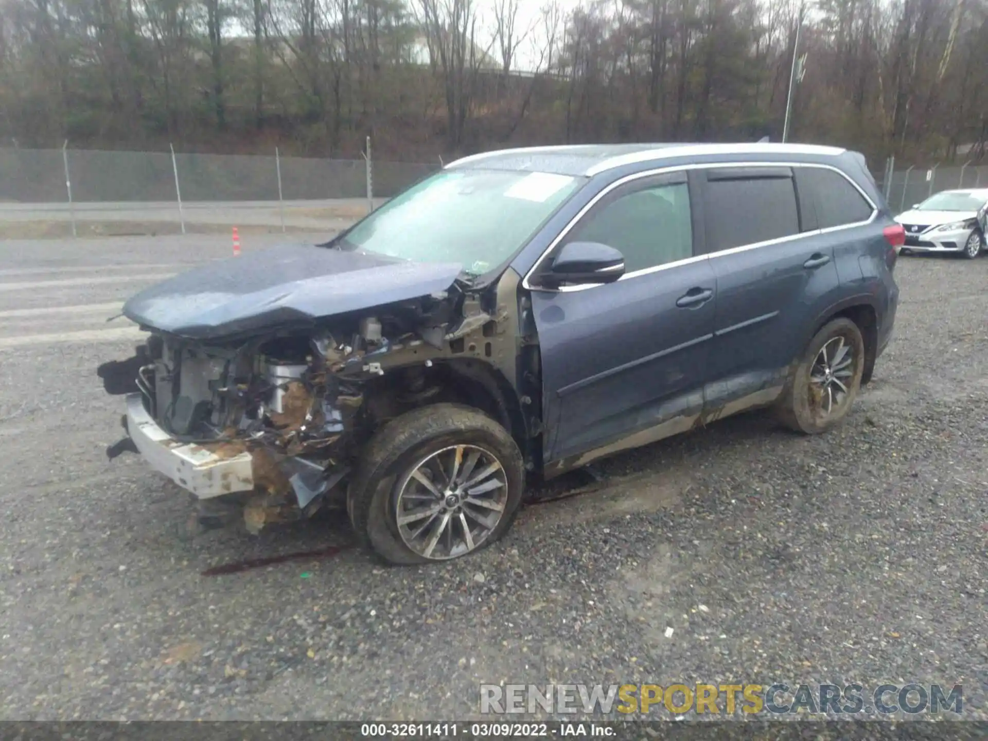 2 Photograph of a damaged car 5TDJZRFH8KS731772 TOYOTA HIGHLANDER 2019