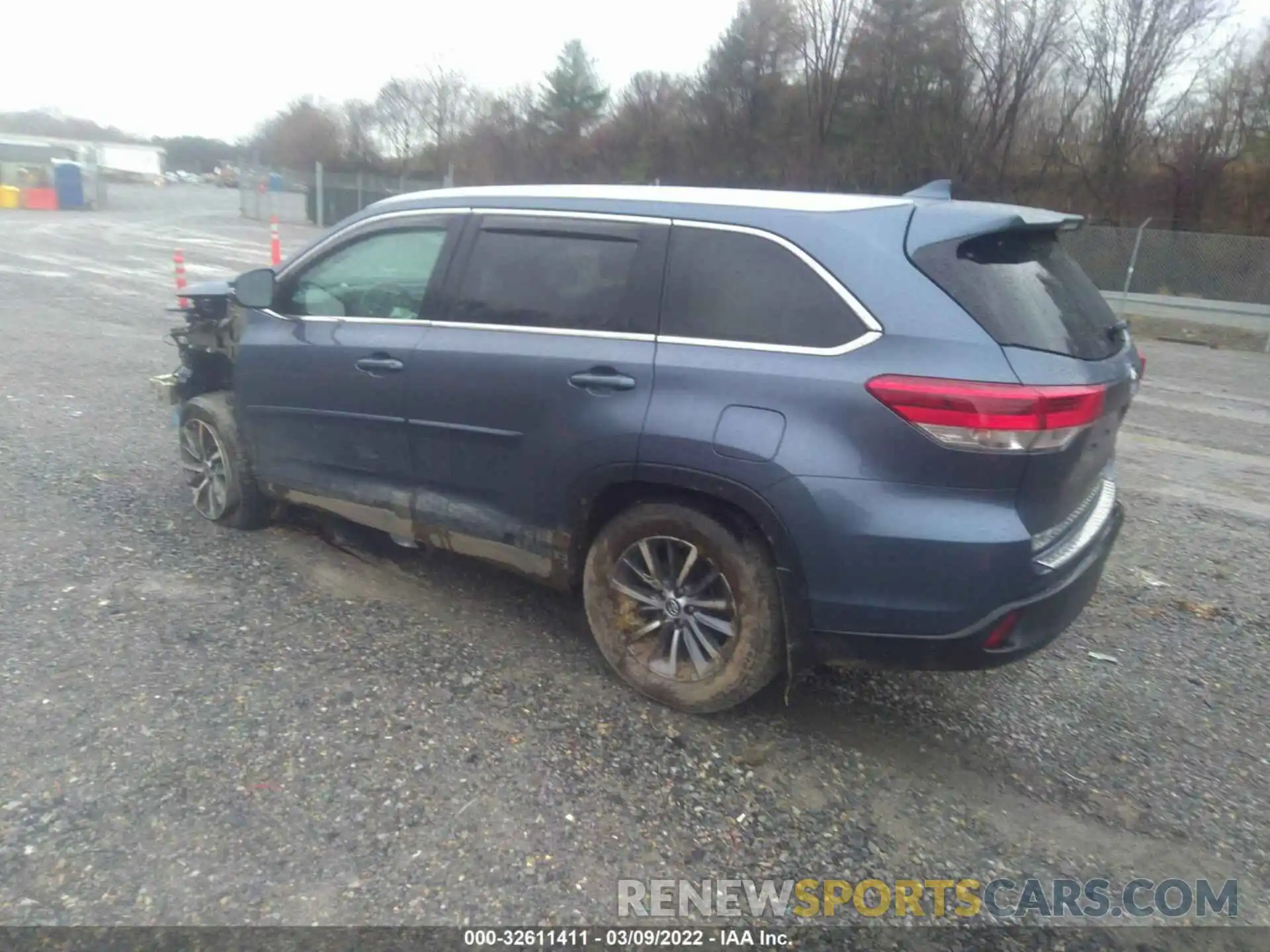 3 Photograph of a damaged car 5TDJZRFH8KS731772 TOYOTA HIGHLANDER 2019