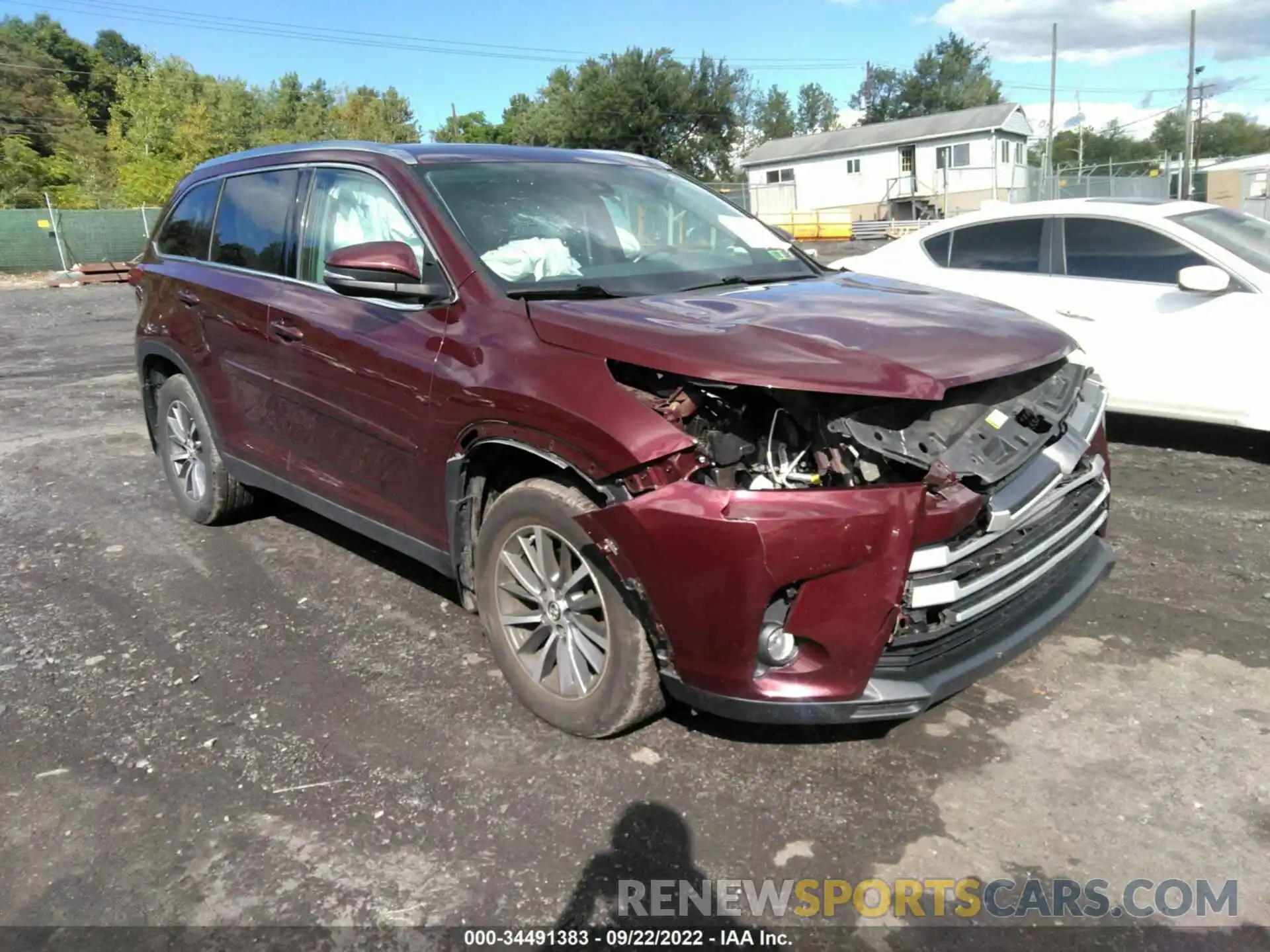 1 Photograph of a damaged car 5TDJZRFH8KS733568 TOYOTA HIGHLANDER 2019