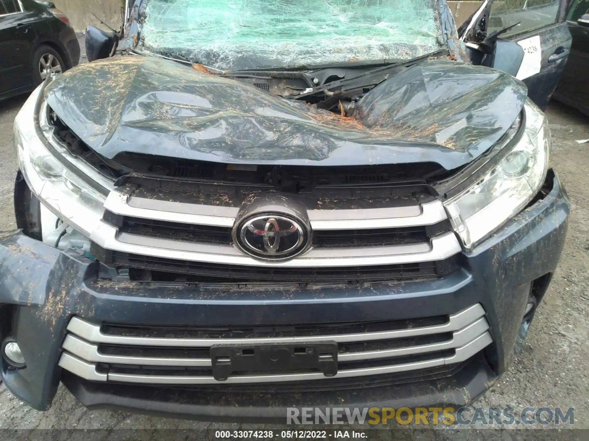 10 Photograph of a damaged car 5TDJZRFH8KS744201 TOYOTA HIGHLANDER 2019