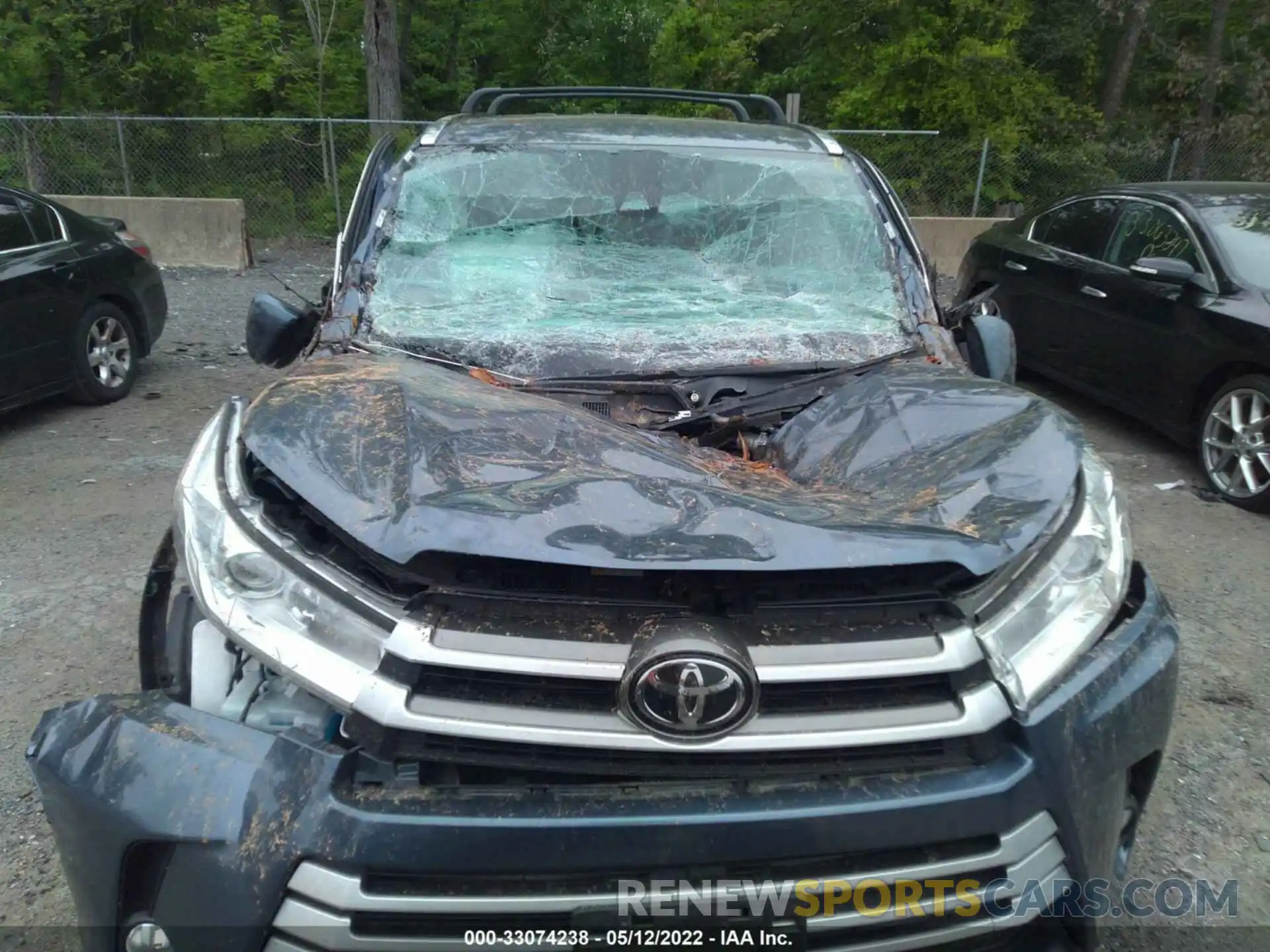 6 Photograph of a damaged car 5TDJZRFH8KS744201 TOYOTA HIGHLANDER 2019