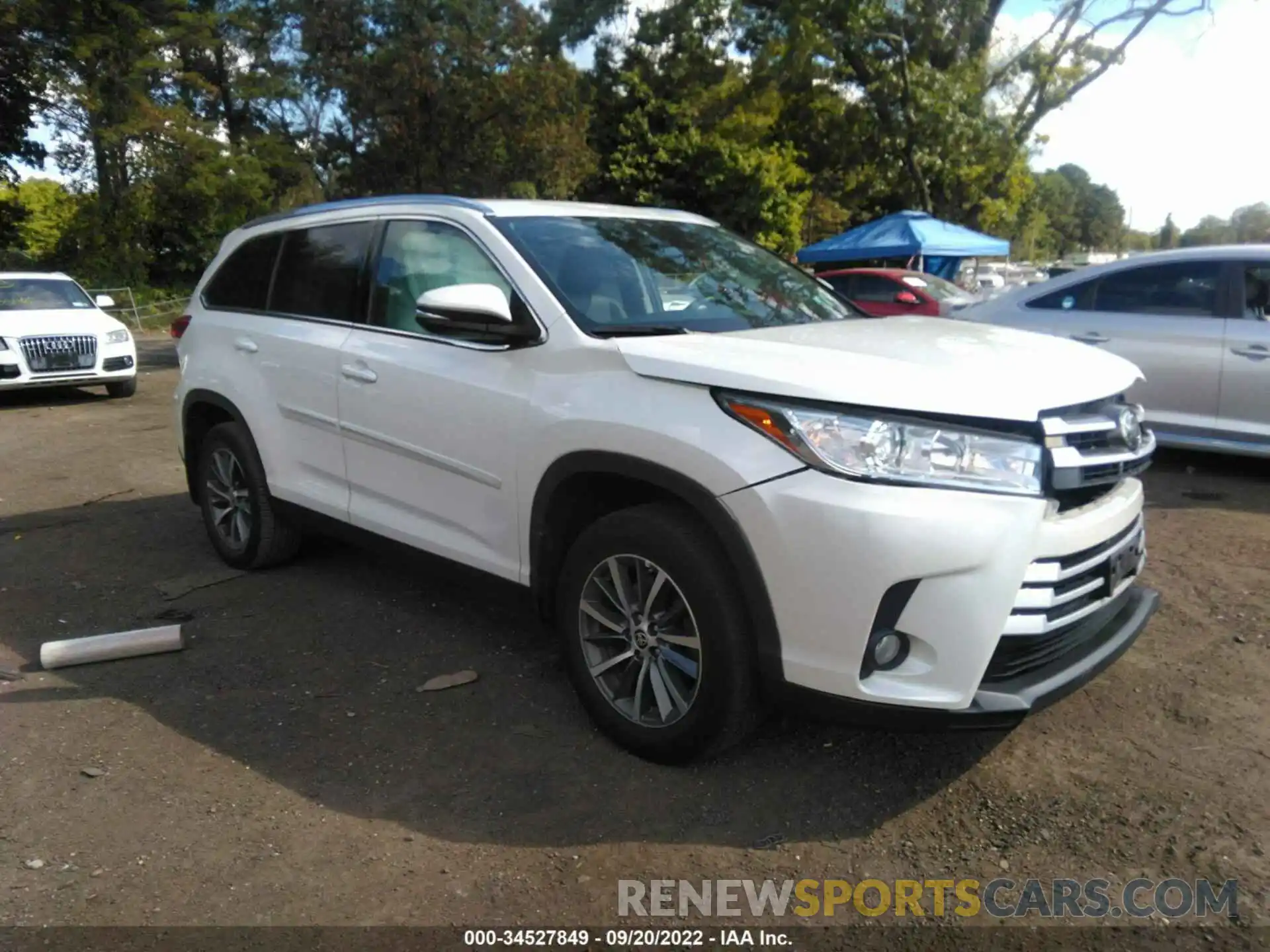 1 Photograph of a damaged car 5TDJZRFH8KS747244 TOYOTA HIGHLANDER 2019