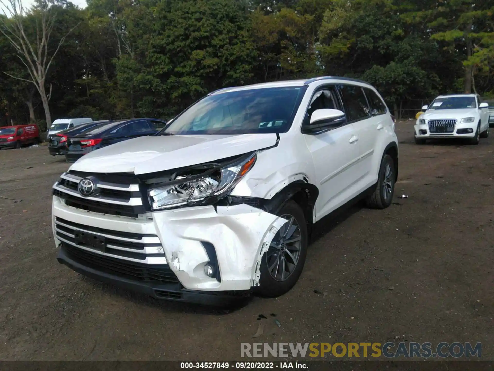 2 Photograph of a damaged car 5TDJZRFH8KS747244 TOYOTA HIGHLANDER 2019