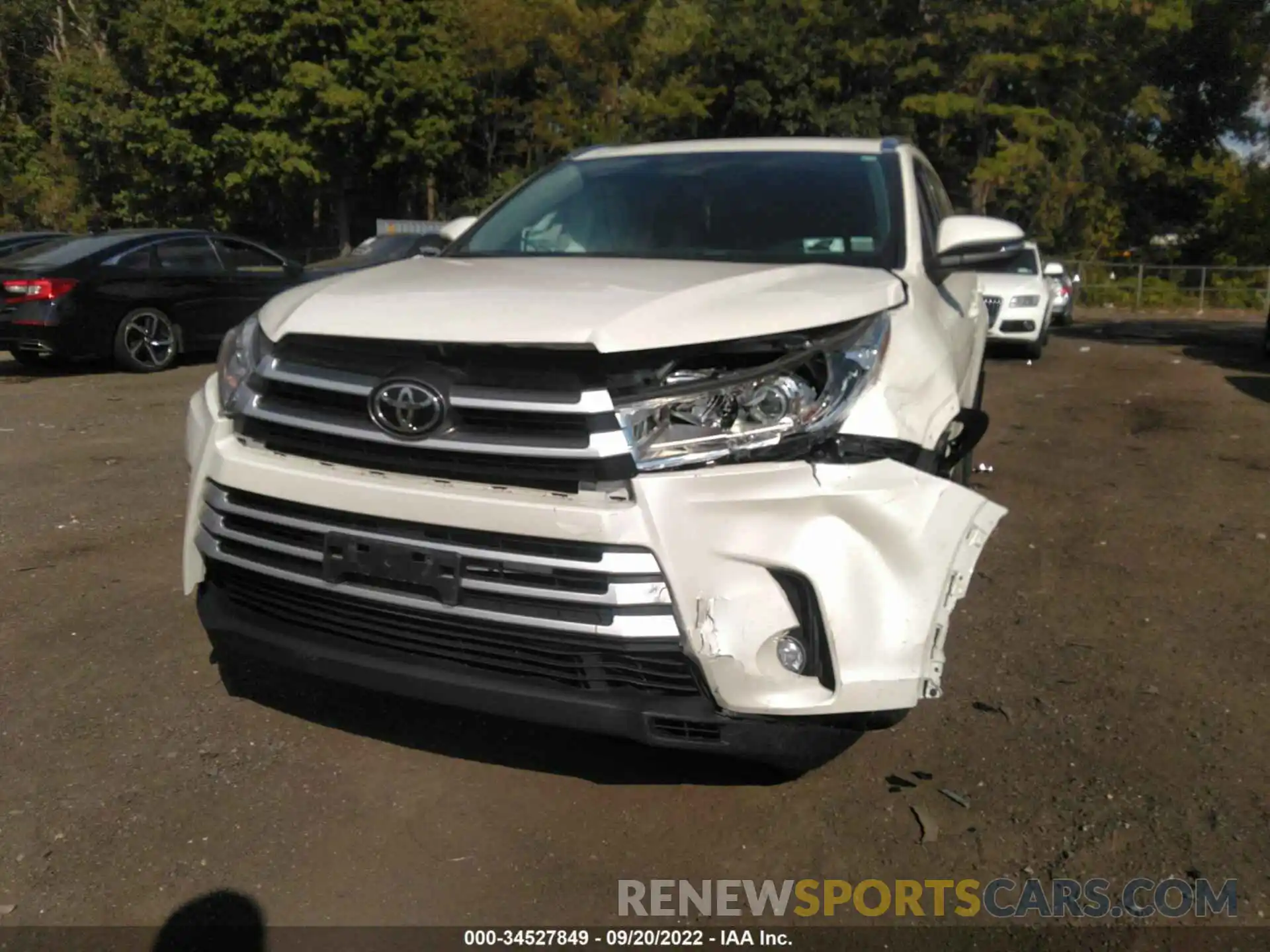 6 Photograph of a damaged car 5TDJZRFH8KS747244 TOYOTA HIGHLANDER 2019