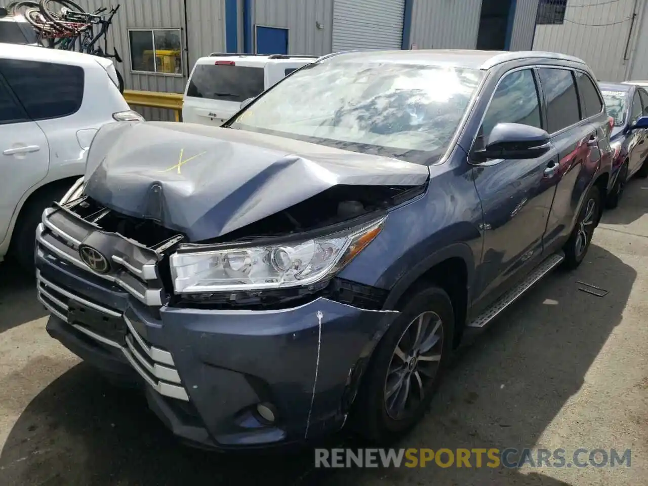 2 Photograph of a damaged car 5TDJZRFH8KS917845 TOYOTA HIGHLANDER 2019