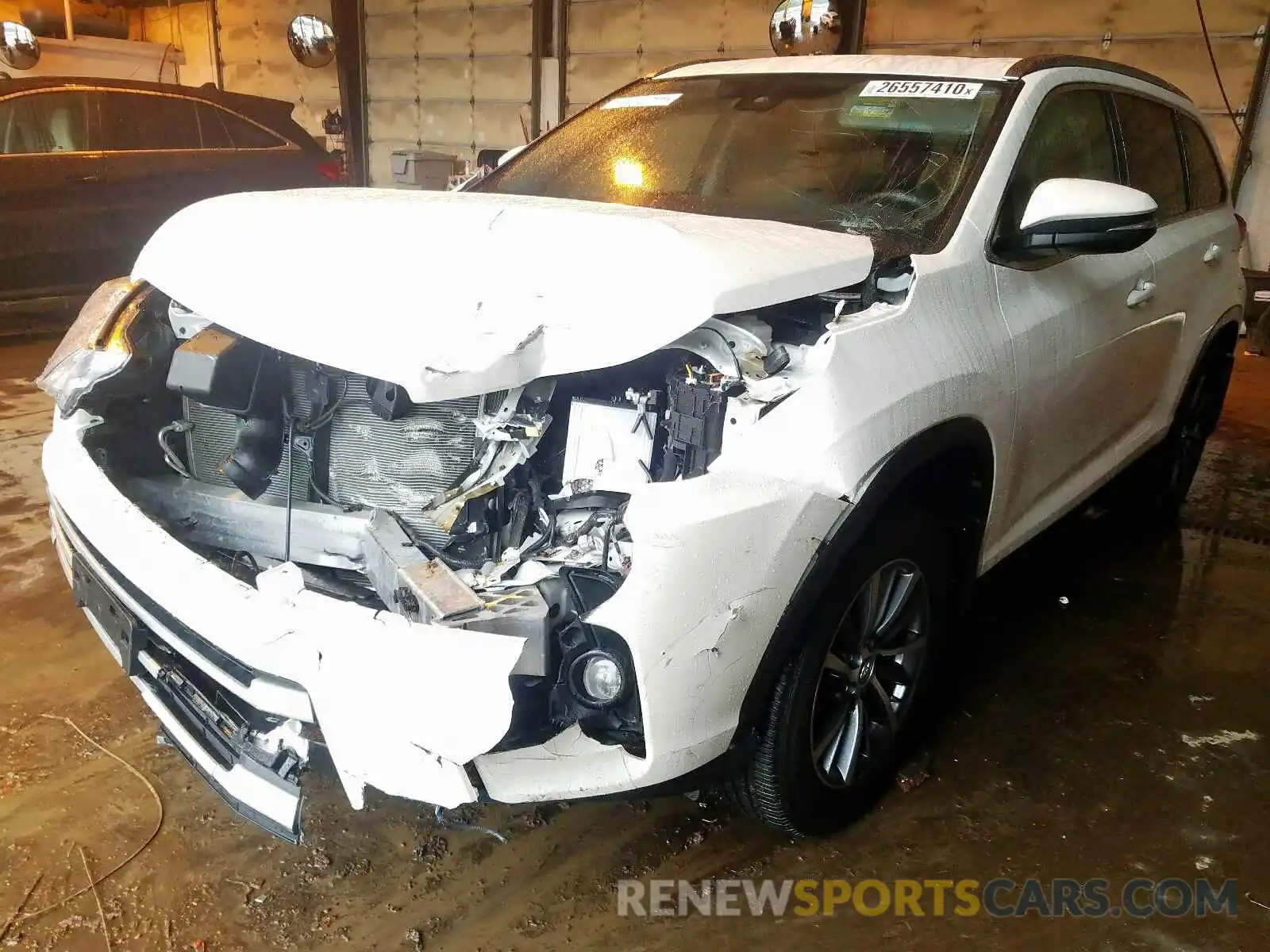 2 Photograph of a damaged car 5TDJZRFH8KS920888 TOYOTA HIGHLANDER 2019