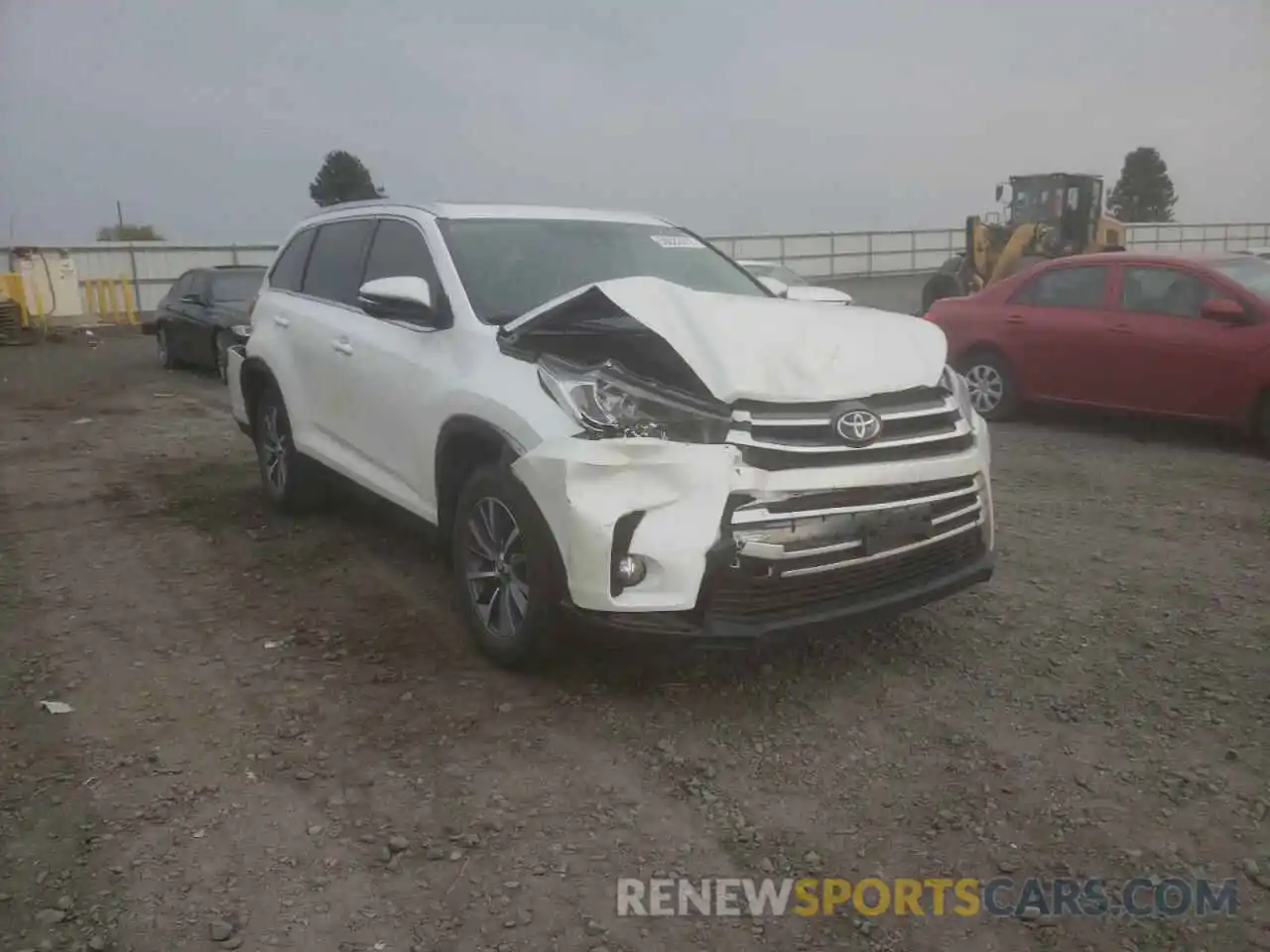 1 Photograph of a damaged car 5TDJZRFH8KS921121 TOYOTA HIGHLANDER 2019