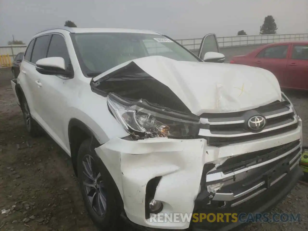 9 Photograph of a damaged car 5TDJZRFH8KS921121 TOYOTA HIGHLANDER 2019